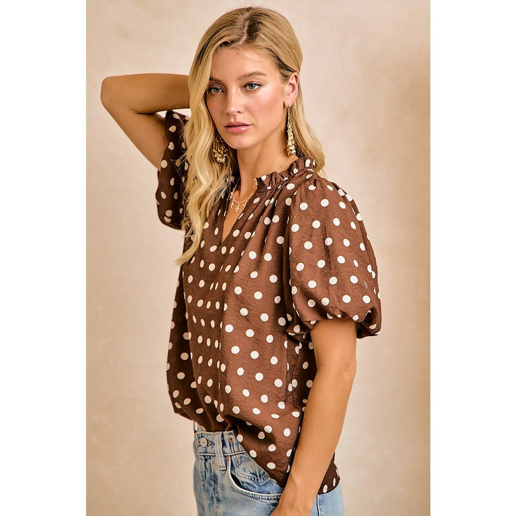 DK MOCHA/IVORY POLKA DOT PRINTED WOVEN RUFFLED V NECK TOP
