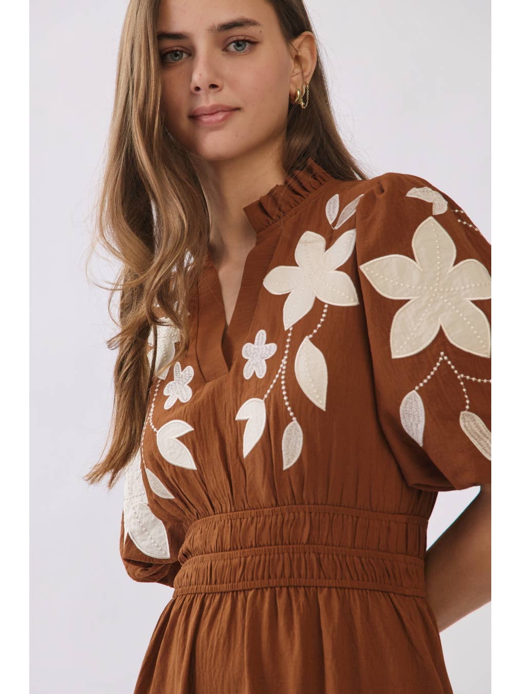 CHESTNUT EMBROIDERED MIDI DRESS W/PUFF SLEEVE,SMOCKED YOKE