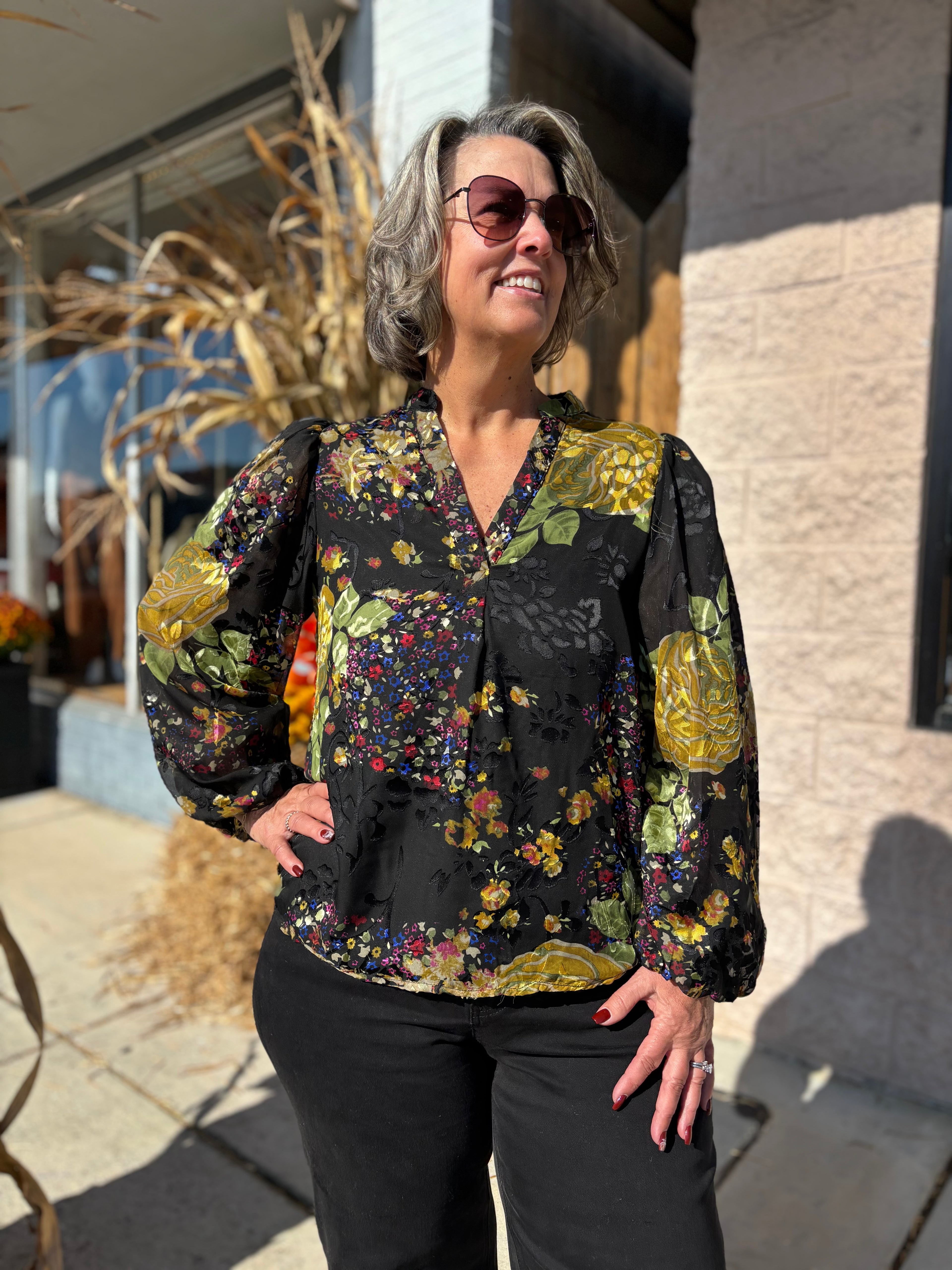 BLACK PUFF SLEEVE FLORAL TOP