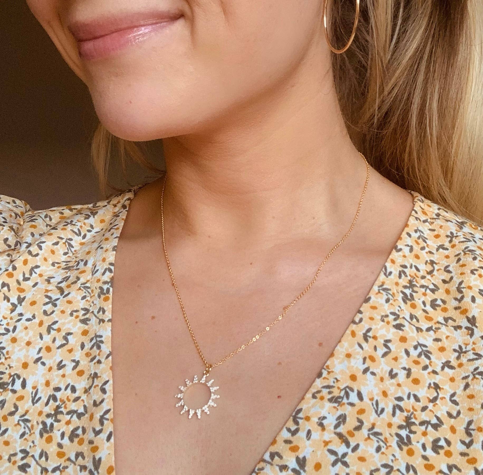 SUNBURST NECKLACE | gold | sparkly sun pendant necklace : 18" Chain