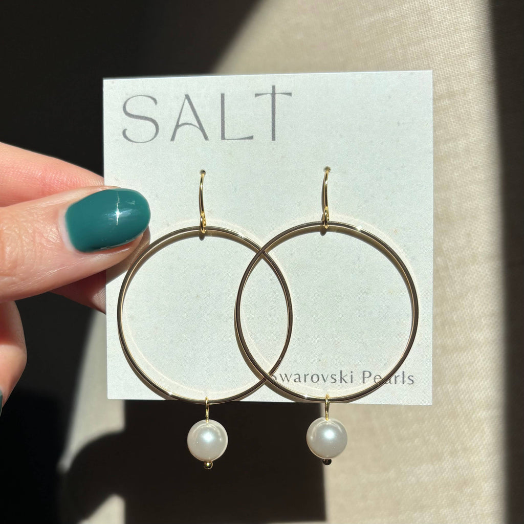 ON MY WAY! PEARL HOOP EARRINGS | Swarovski pearl earrings