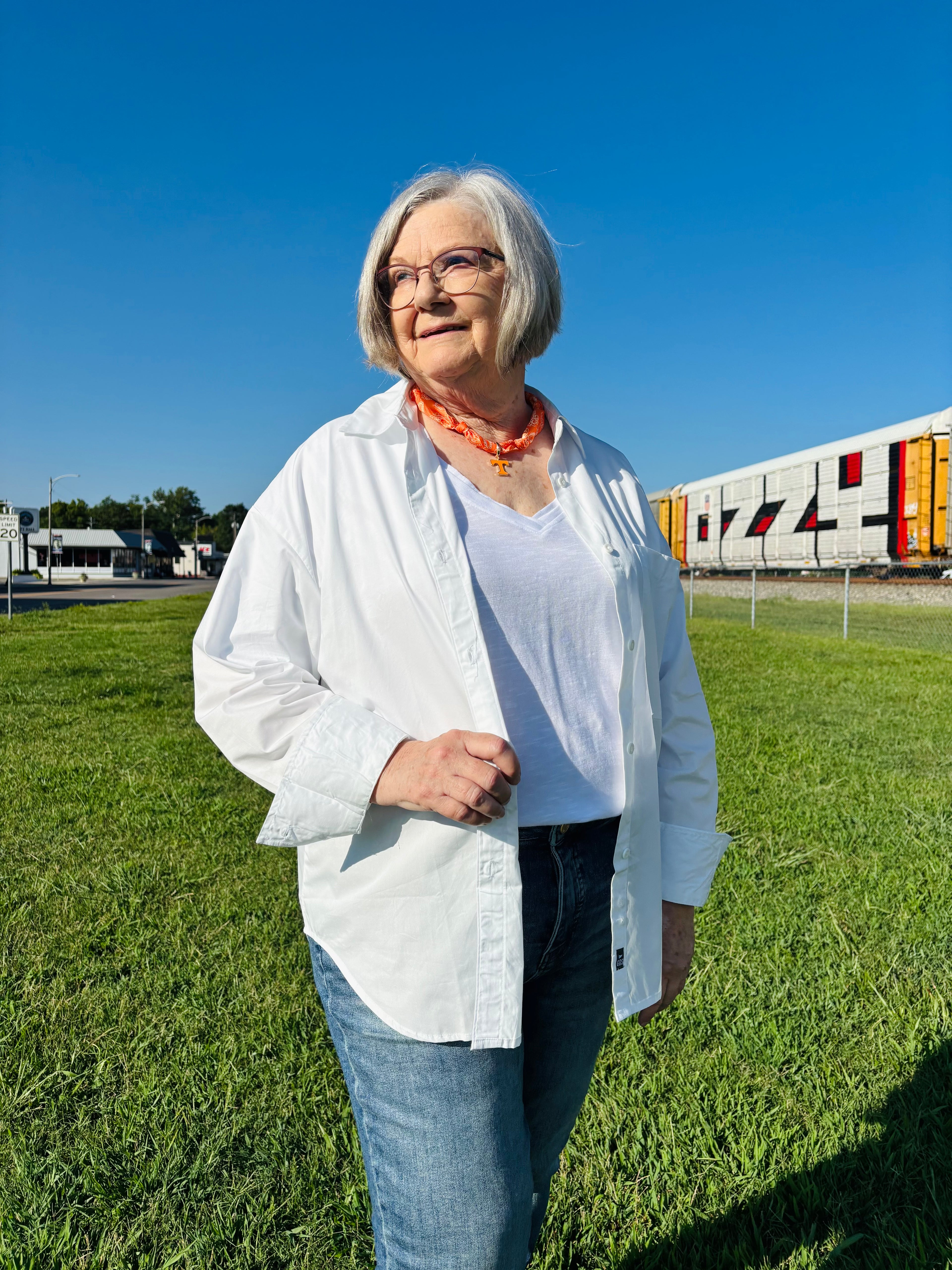 SMALL WHITE TENN RIPLY ROPE EMBROIDERED BUTTON DOWN