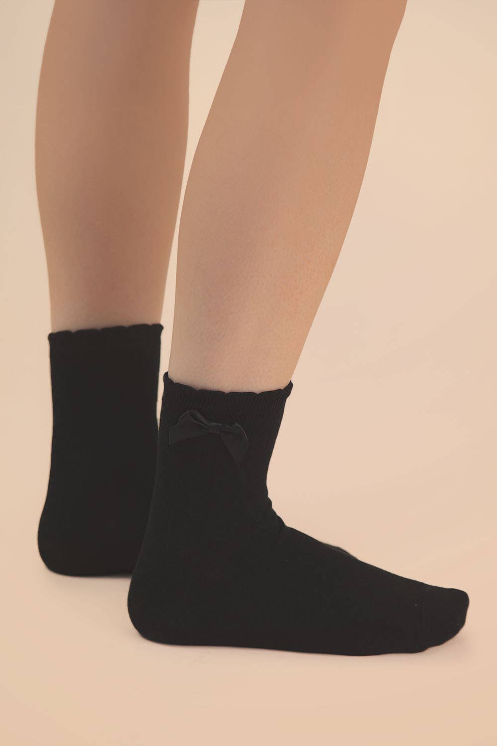 Side Bow Detail Ribbed Crew Socks: MAUVE