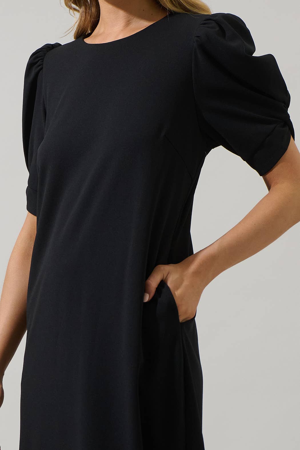 Thora Puff Sleeve Midi Dress: Black
