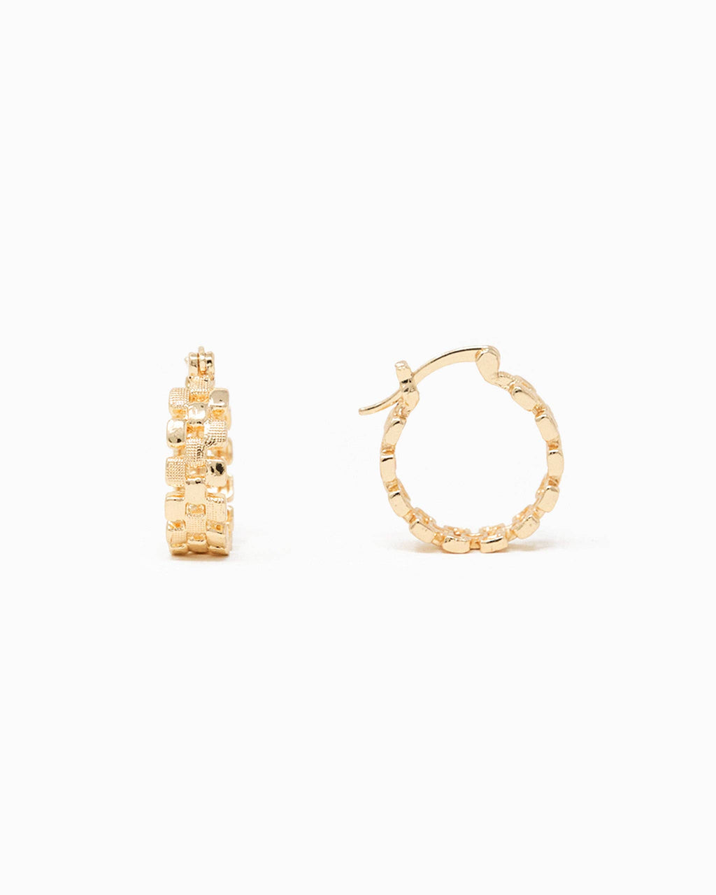 Checkered Pattern Cutout Hoop Earrings: Gold