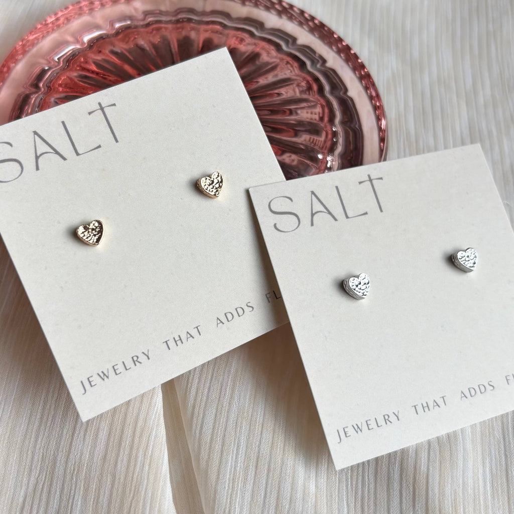 HAMMERED HEART STUDS | 18k gold | dainty heart earrings