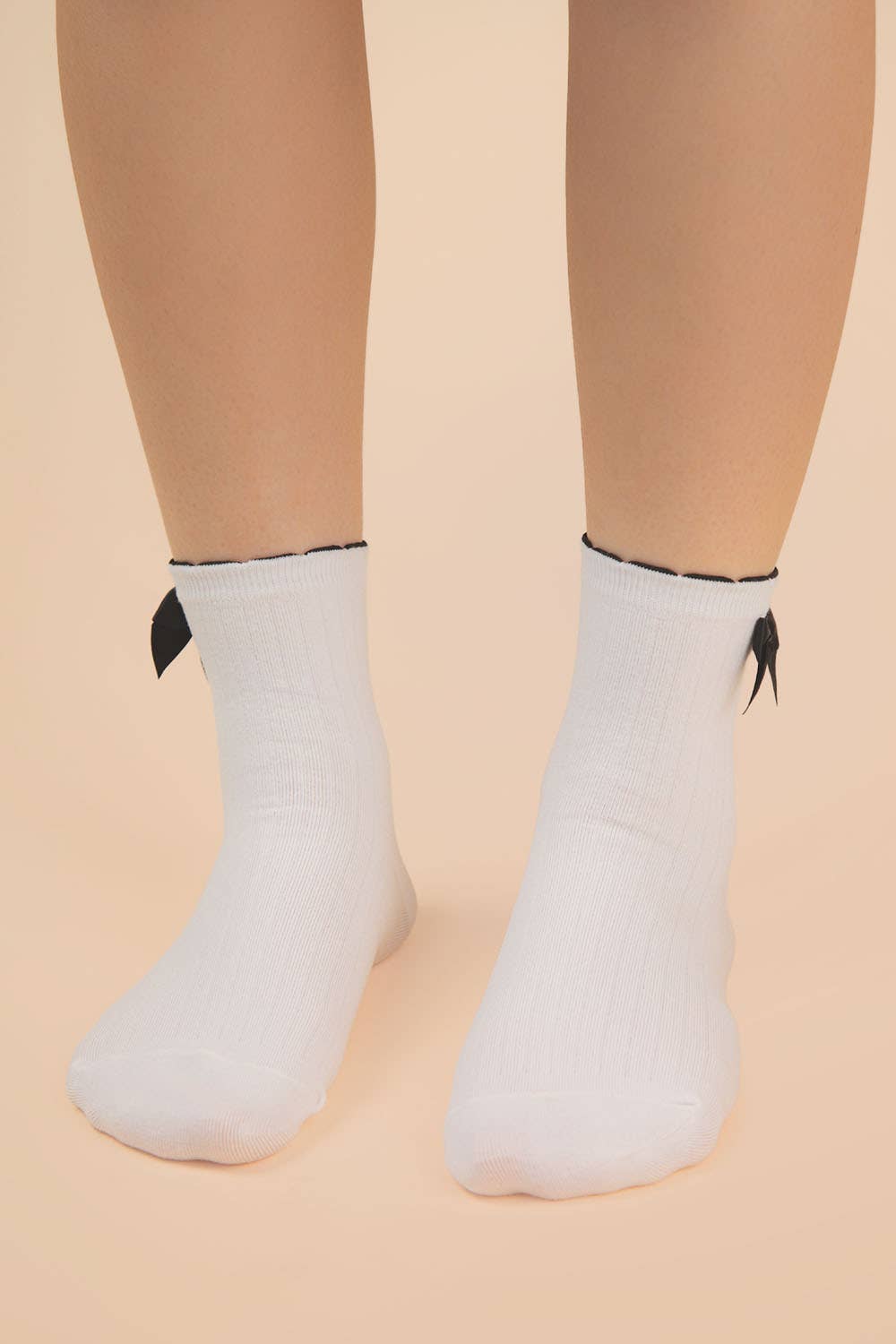 Side Bow Detail Ribbed Crew Socks: IVORY