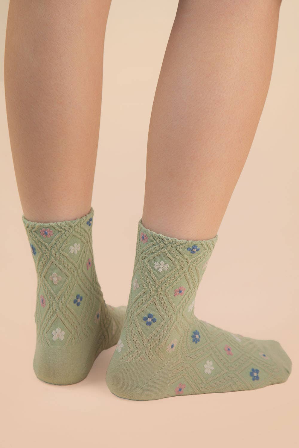 Floral Printed Textures Crew Socks: BLUSH