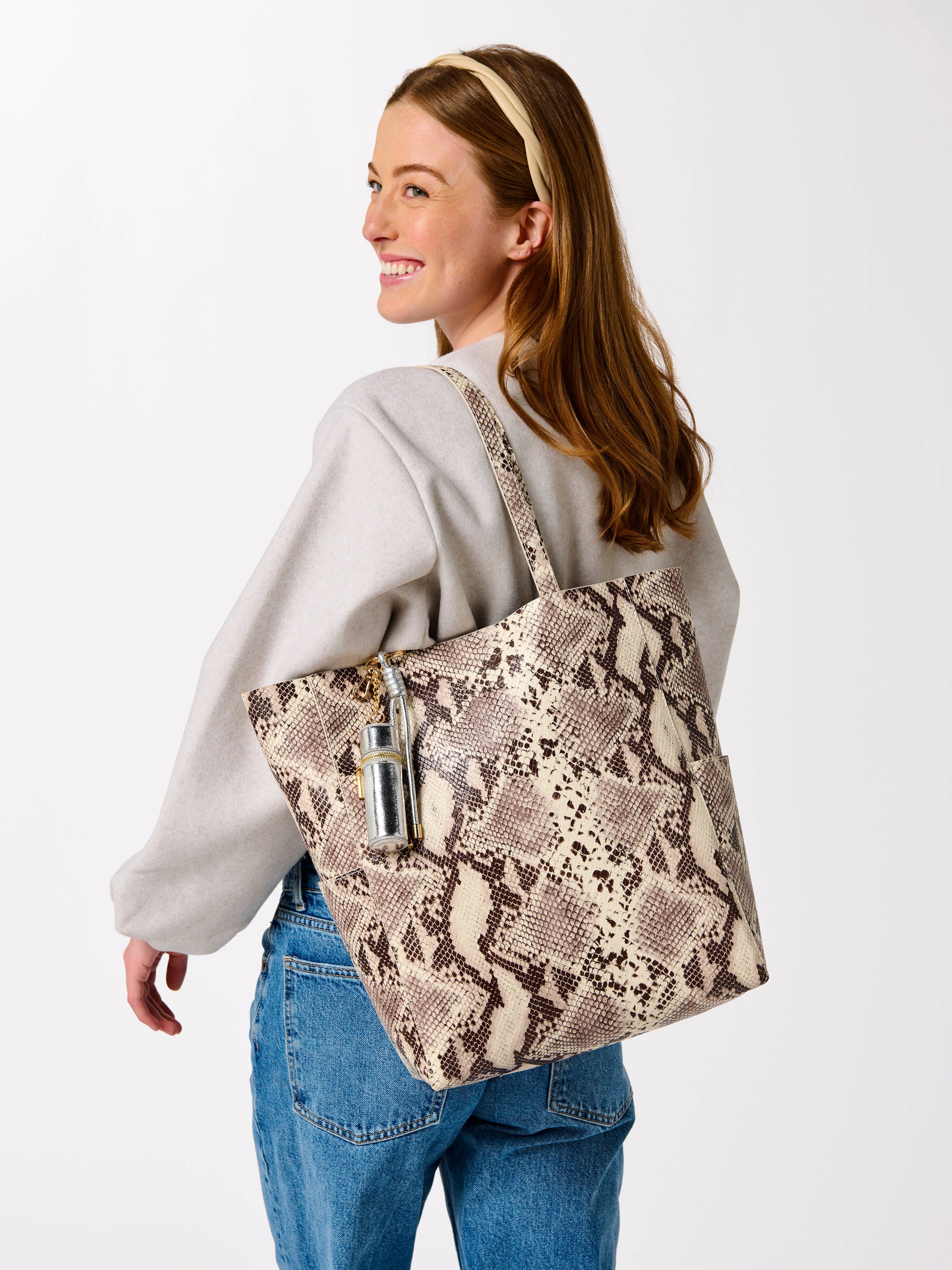 LIPSTICK HOLDER BAG CHARM/KEY RING: GOLD