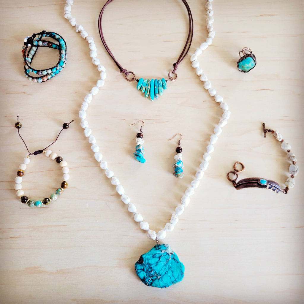 Long White Turquoise Beaded Necklace w/ Turquoise Pendant 263d
