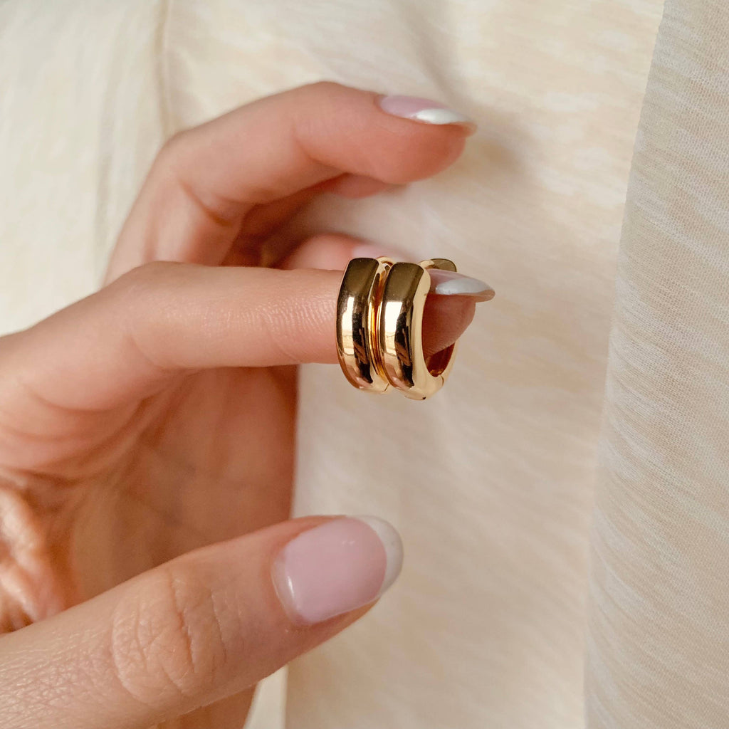 CHUBBIE HOOPS | gold | everyday hoop earrings | clasp hoops: 16mm