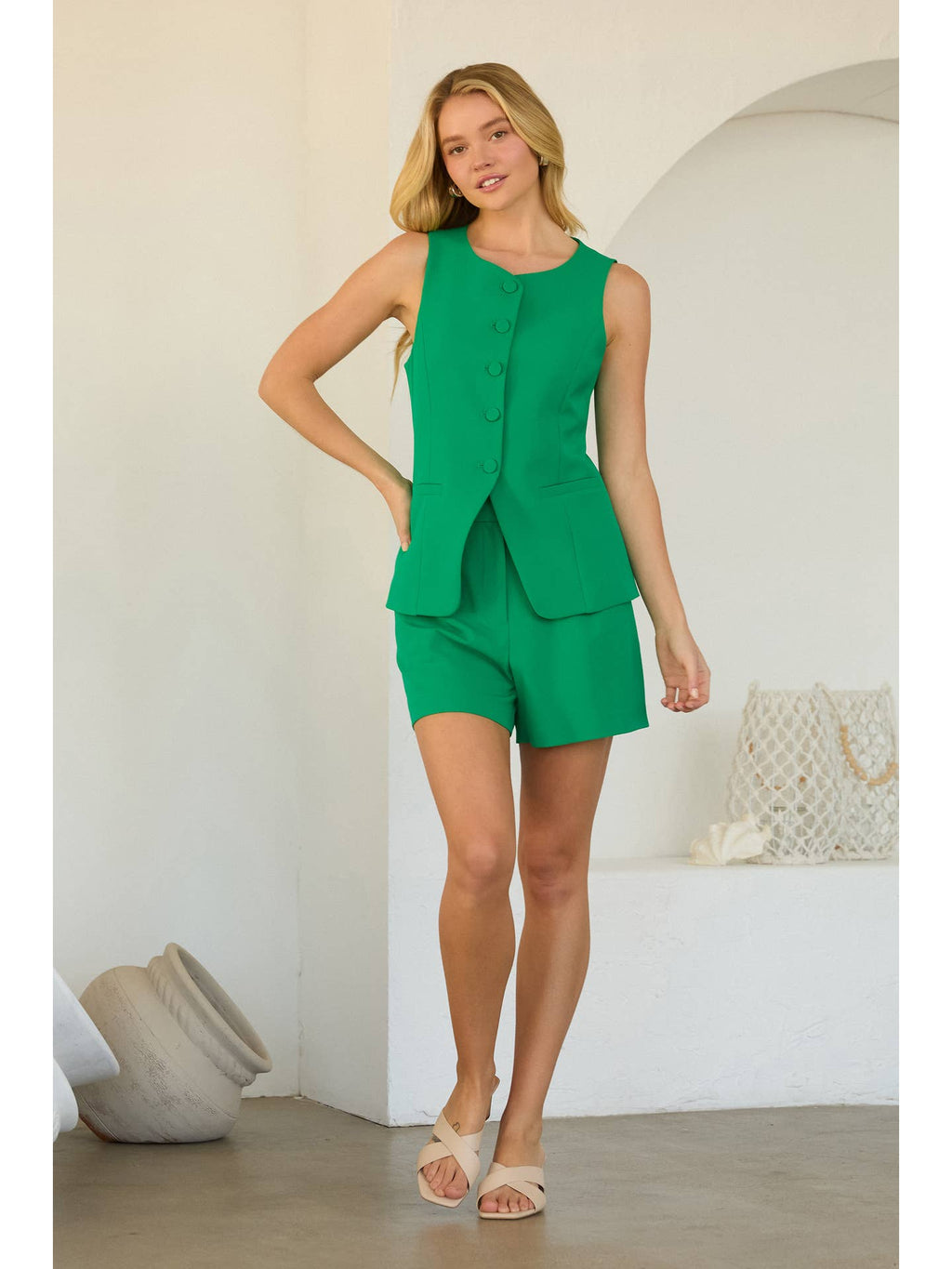 Kelly Green Tailored Button-Down Sleeveless Form-Fitting Vest