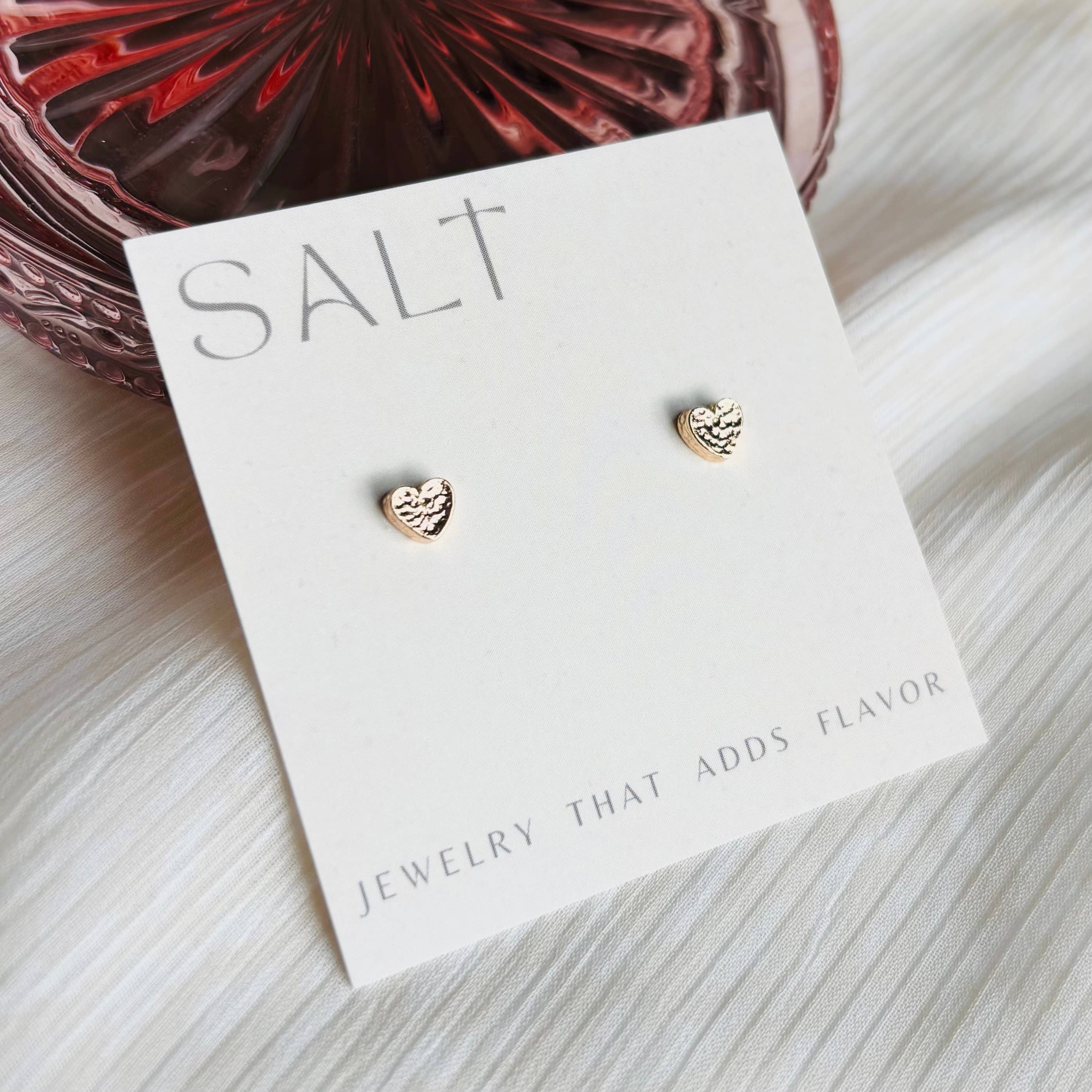 HAMMERED HEART STUDS | 18k gold | dainty heart earrings