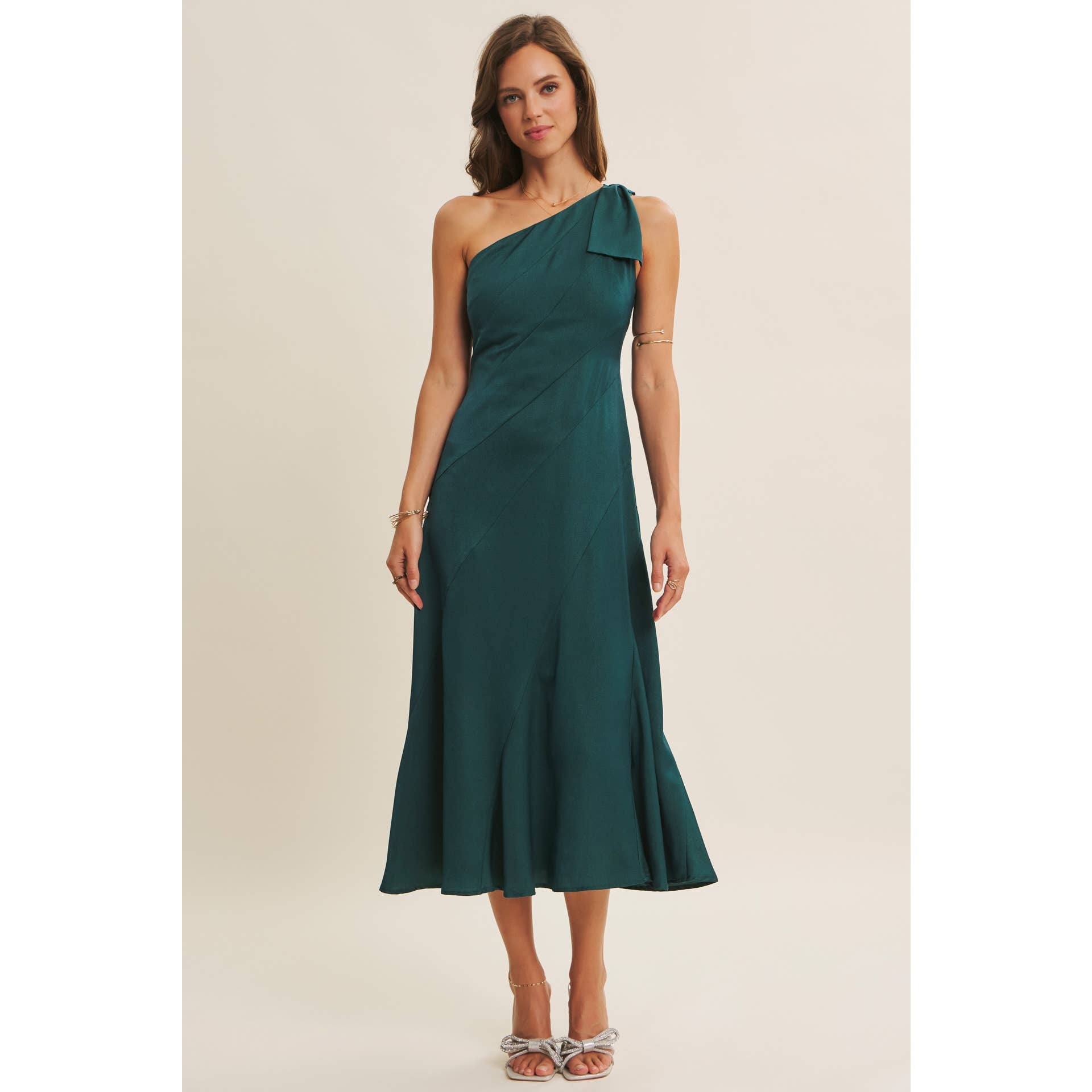 BURGUNDY HOLIDAY GLAM ONE-SHOULDER MIDI DRESS WITH SLANTED SEAMWORK