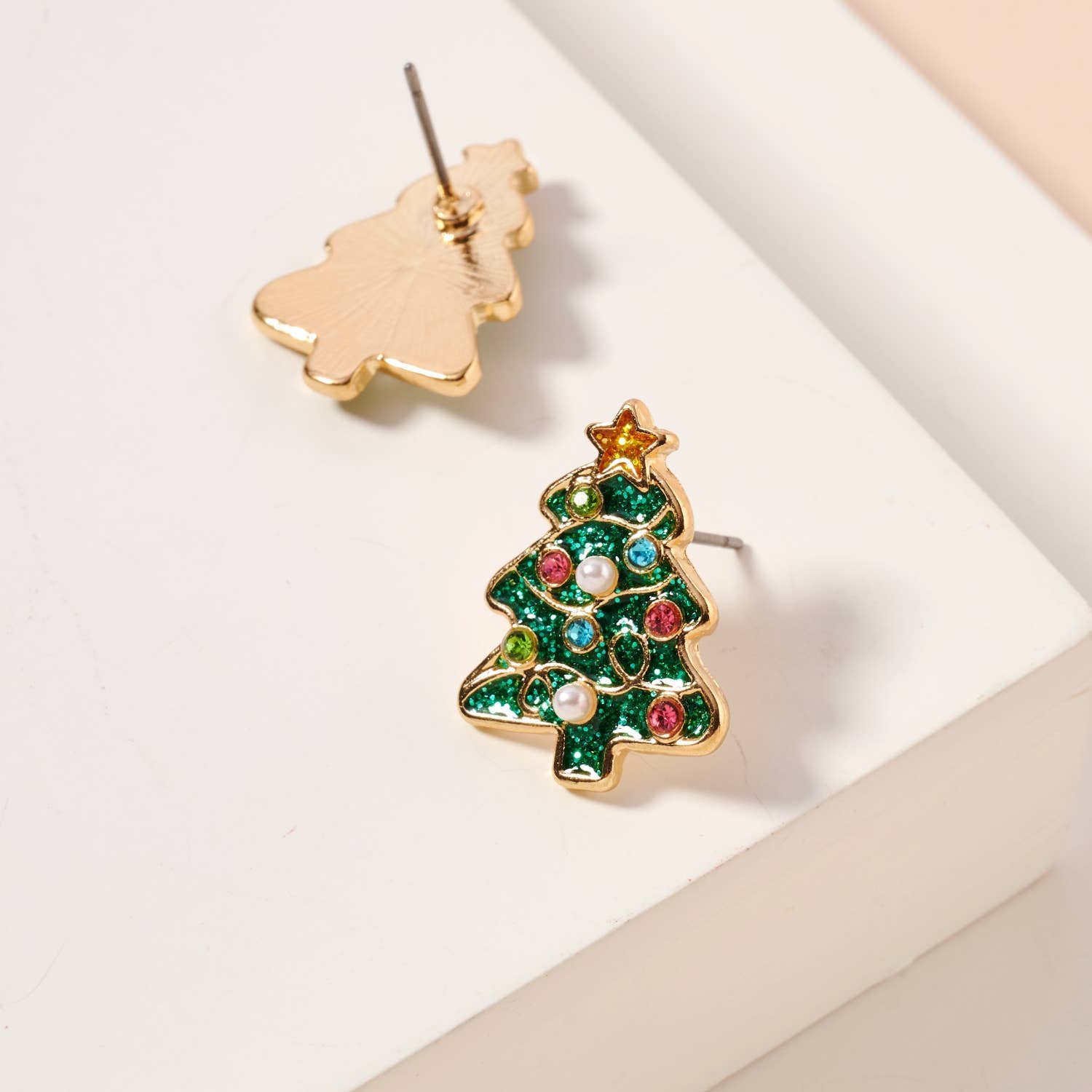 Christmas Tree Enamel Stud Earrings: White / One / 4BE32041