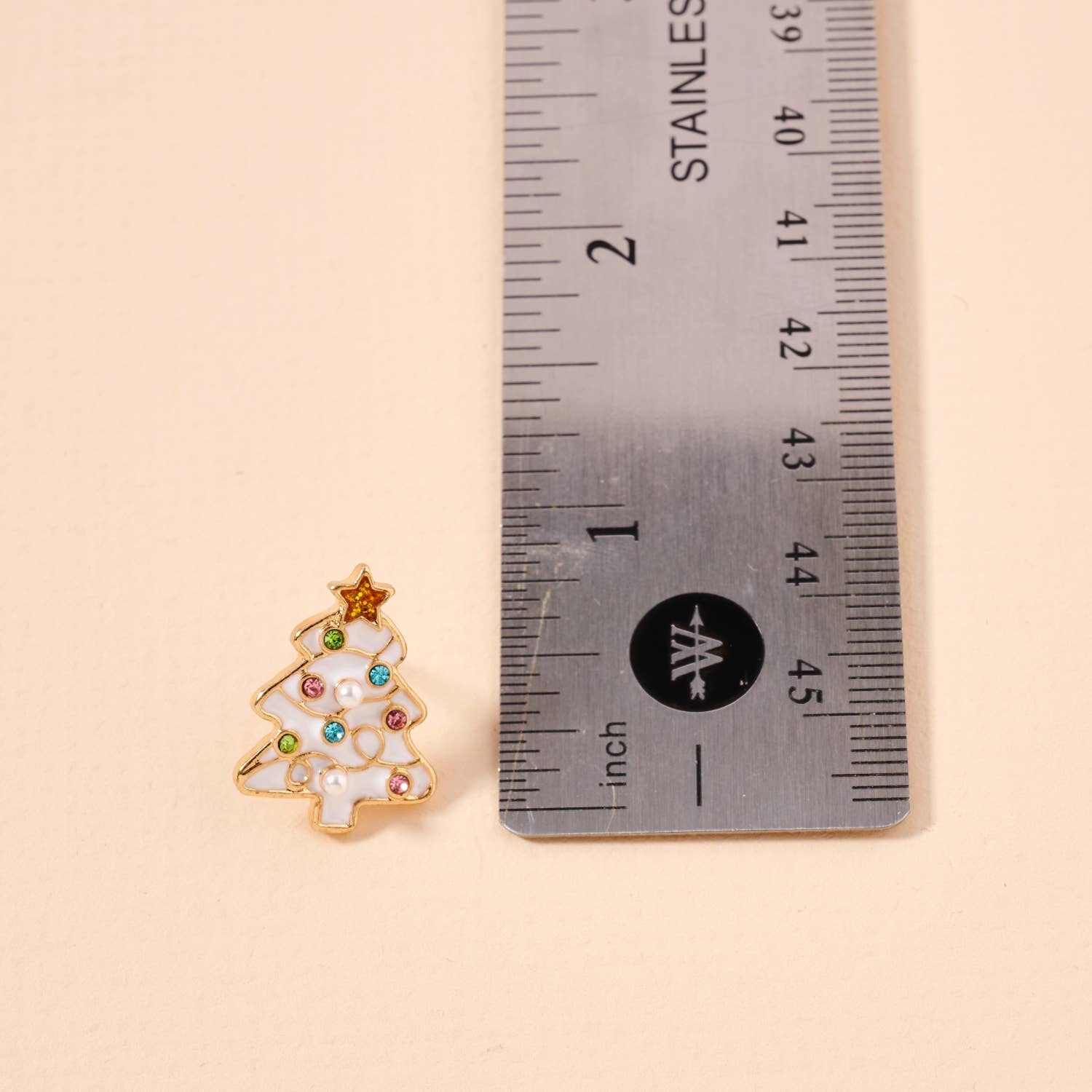 Christmas Tree Enamel Stud Earrings: White / One / 4BE32041