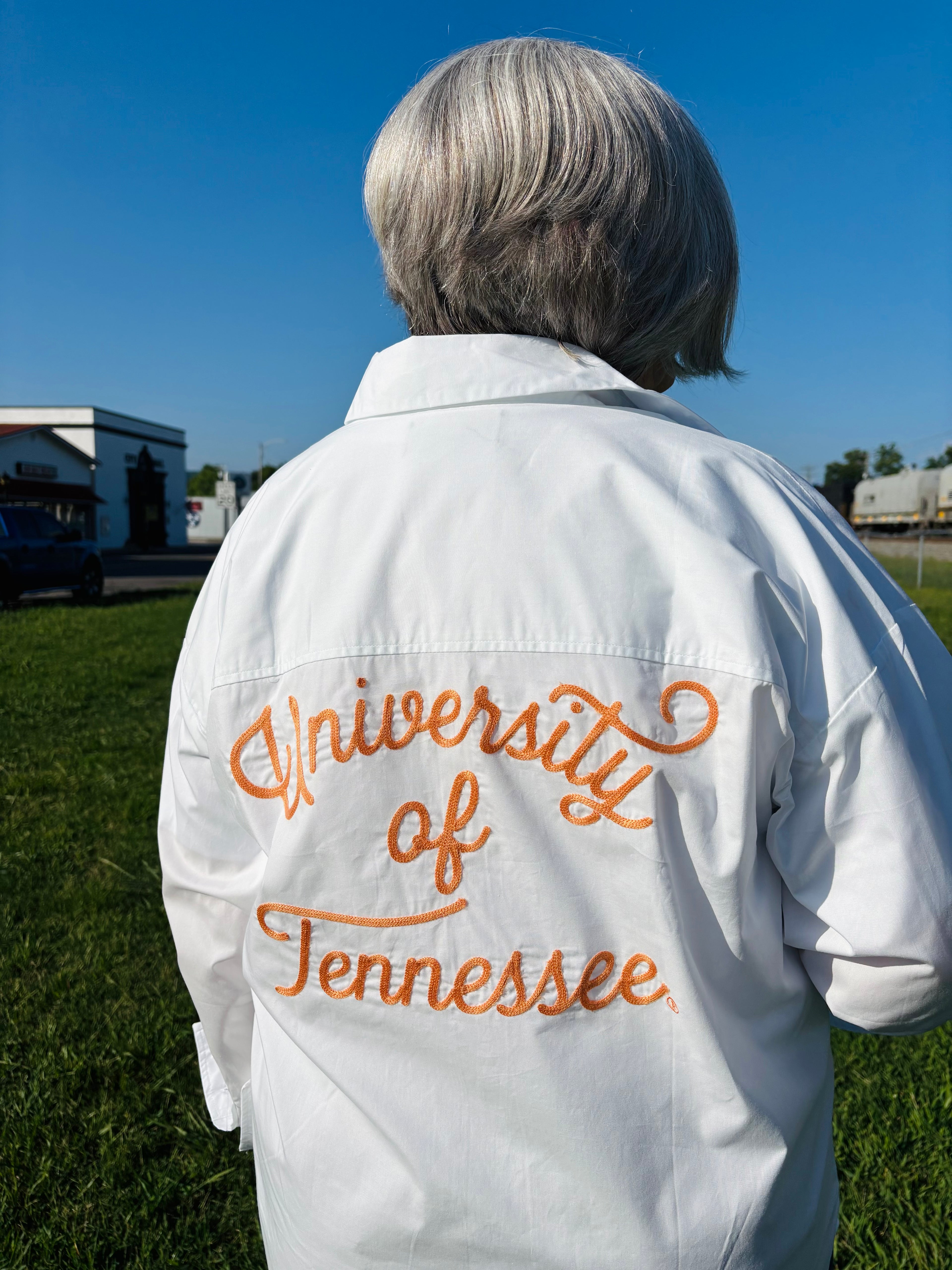 SMALL WHITE TENN RIPLY ROPE EMBROIDERED BUTTON DOWN
