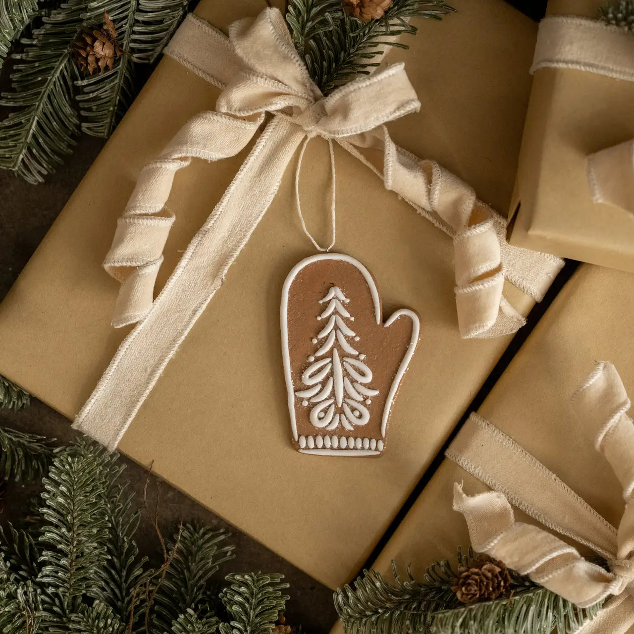 GINGERBREAD MITTEN ORNAMENT
