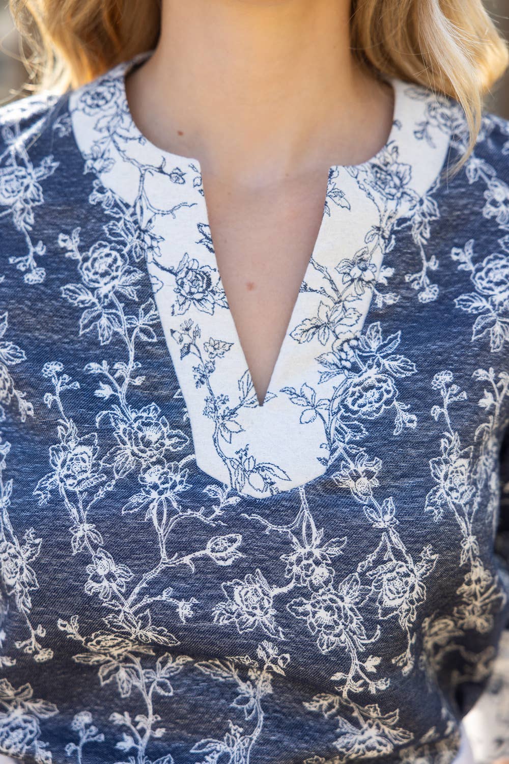 NAVY CONTRAST BAND FLORAL PRINTED COTTON JACQUARD  TOP