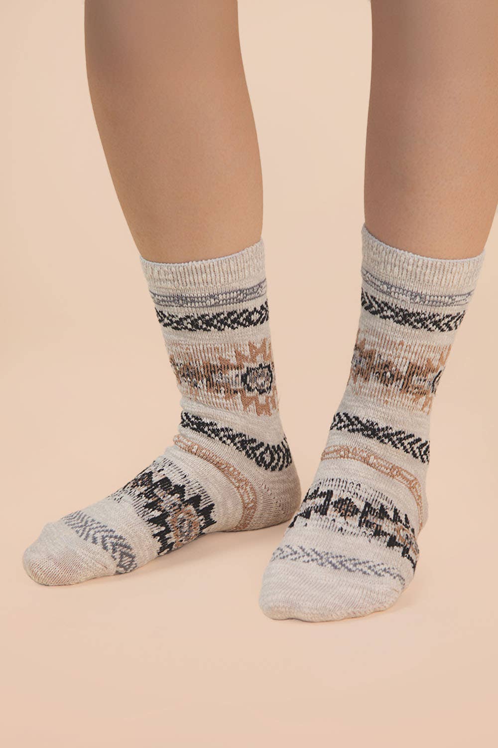 Aztec Graphic Cozy Crew Socks: HEATHER GREY