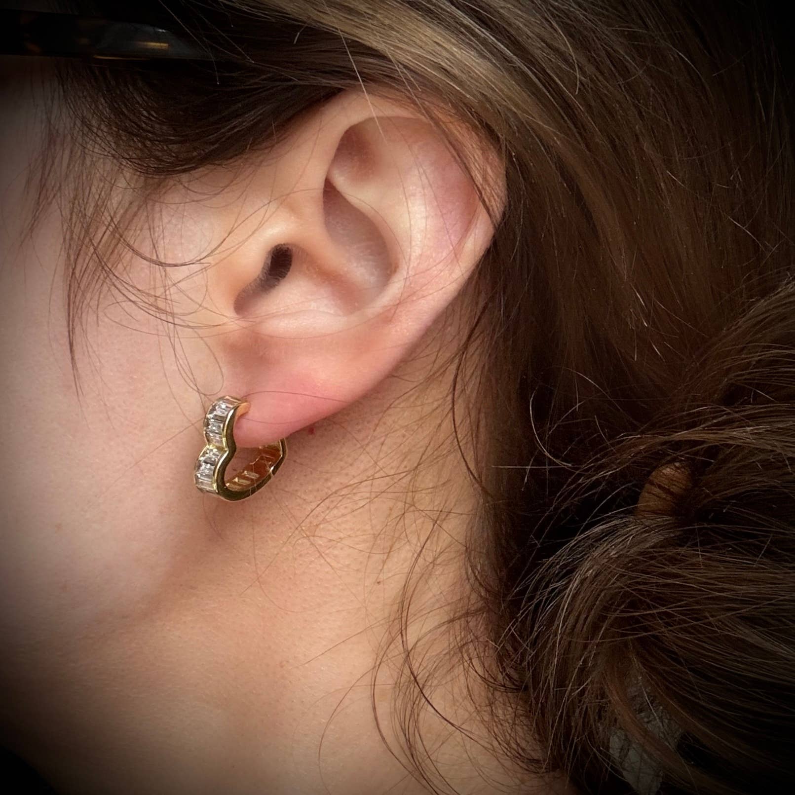 CRYSTAL HEART HOOPS |18k gold | clasp heart huggie hoop