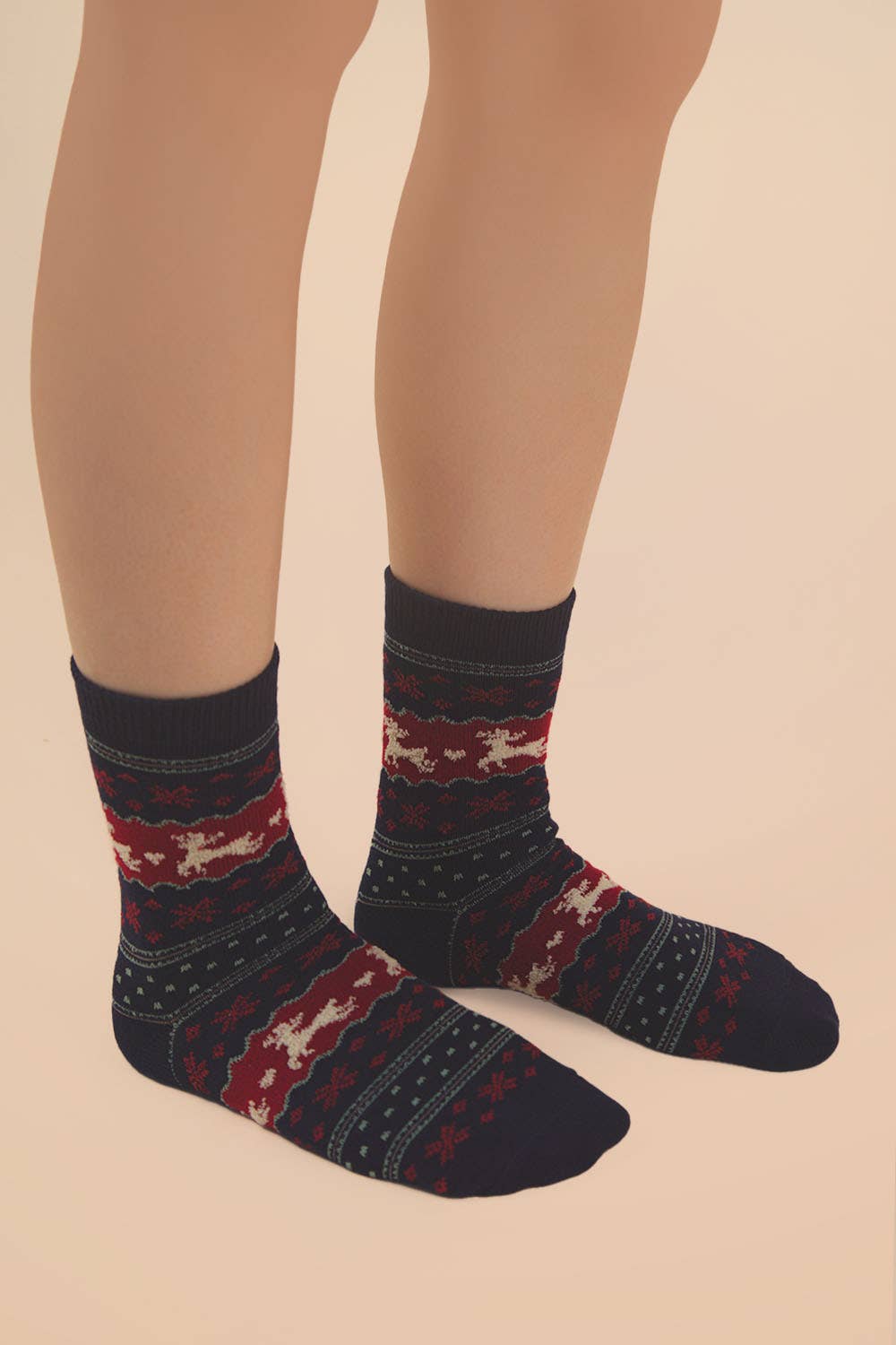 Christmas Graphic Crew Socks: Red