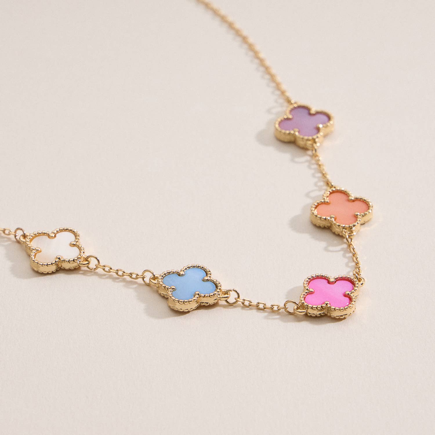 Gold Chain Necklace with Shell Inlay Charms: Black / One / 4SN11001
