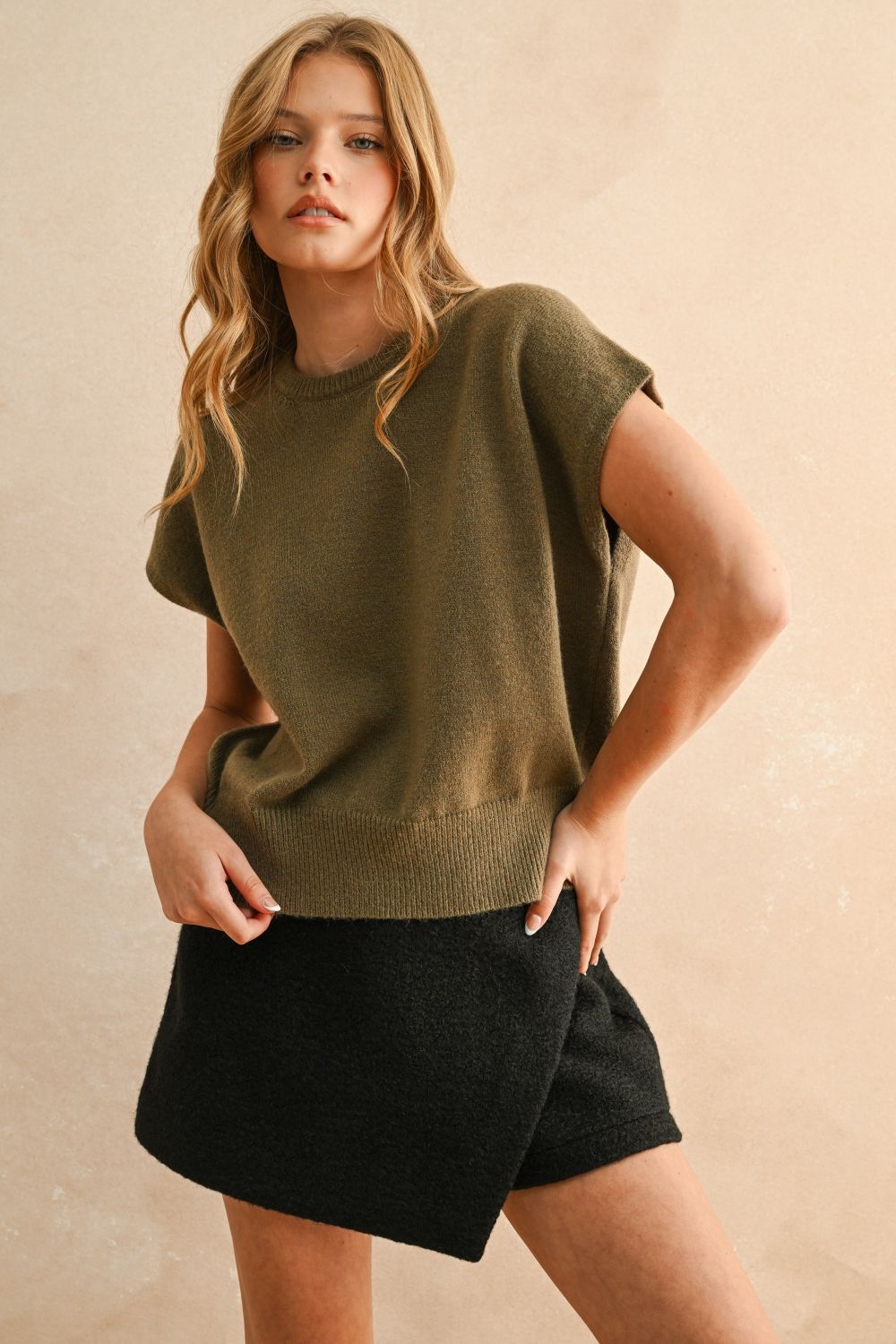 OLIVE LOOSE FIT SWEATER TOP
