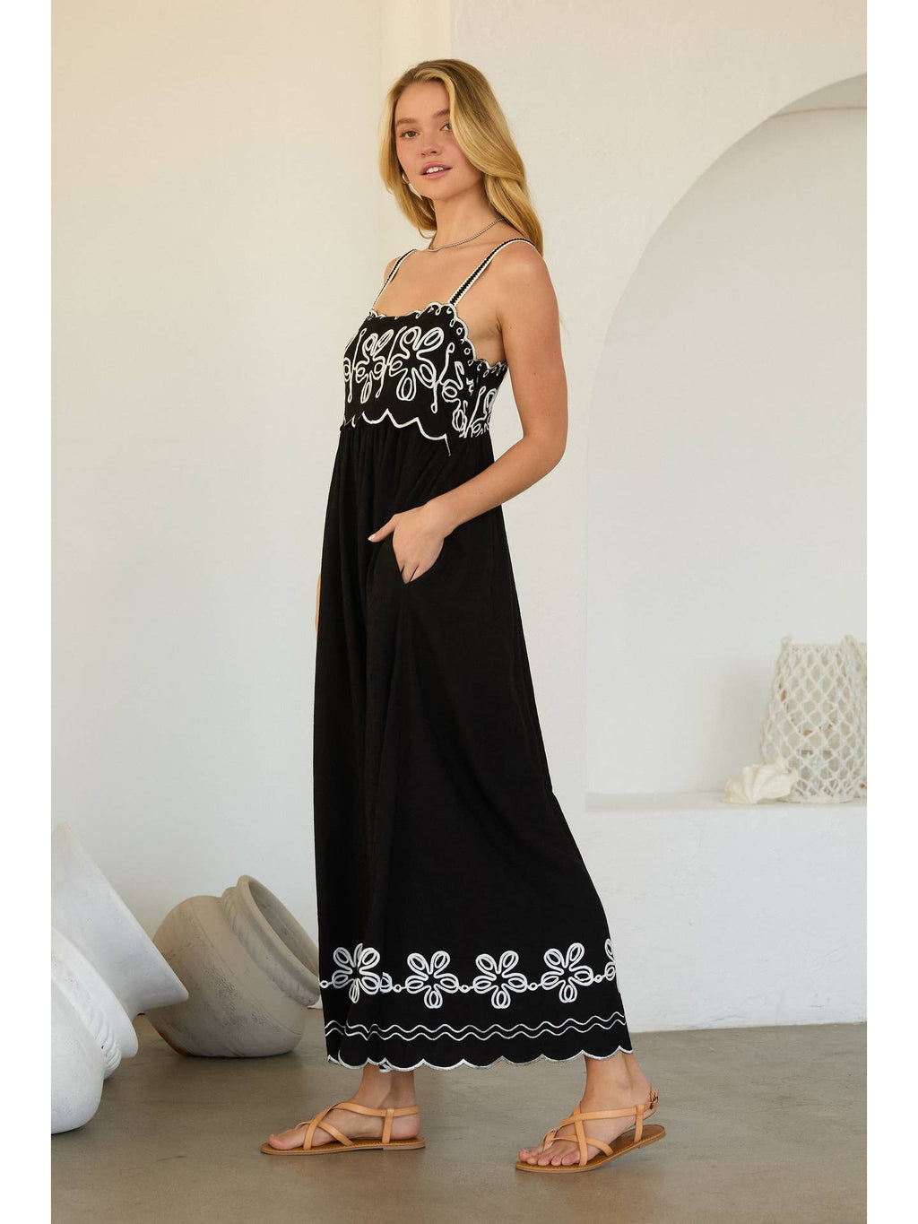 BLACK/IVORY Embroidered Maxi Dress with Contrast Detail