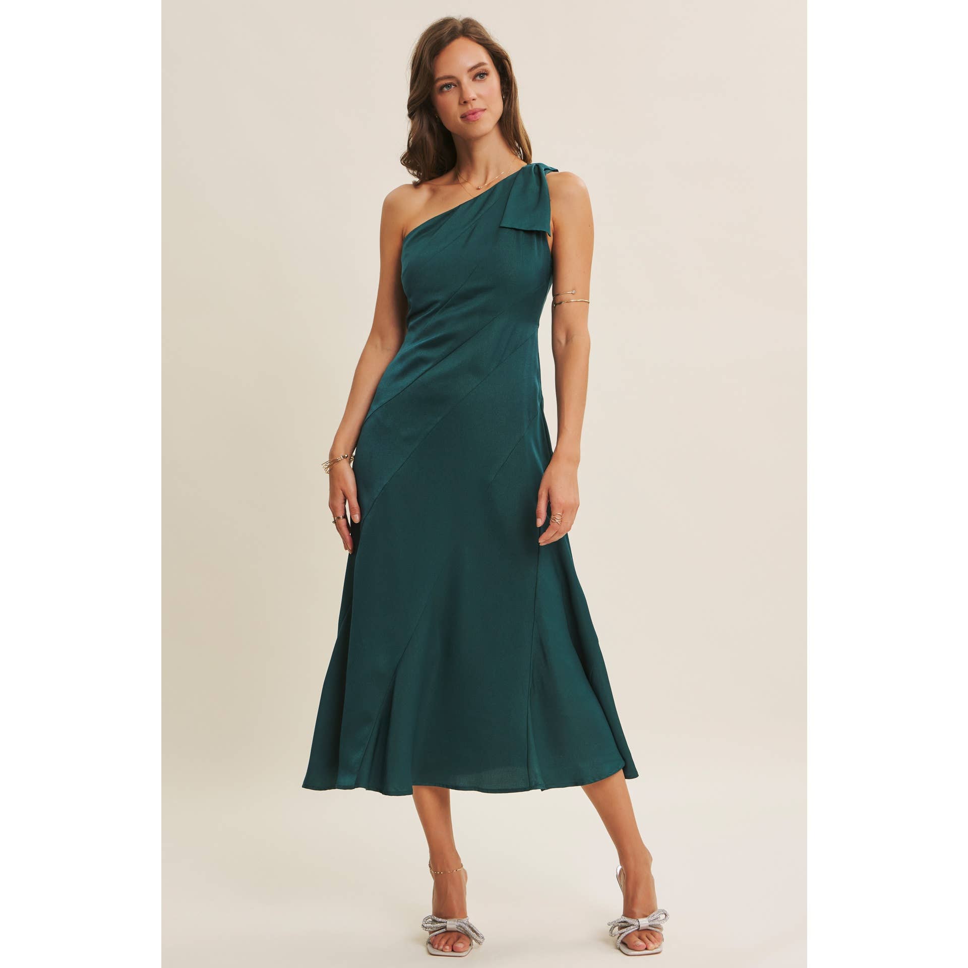 BURGUNDY HOLIDAY GLAM ONE-SHOULDER MIDI DRESS WITH SLANTED SEAMWORK