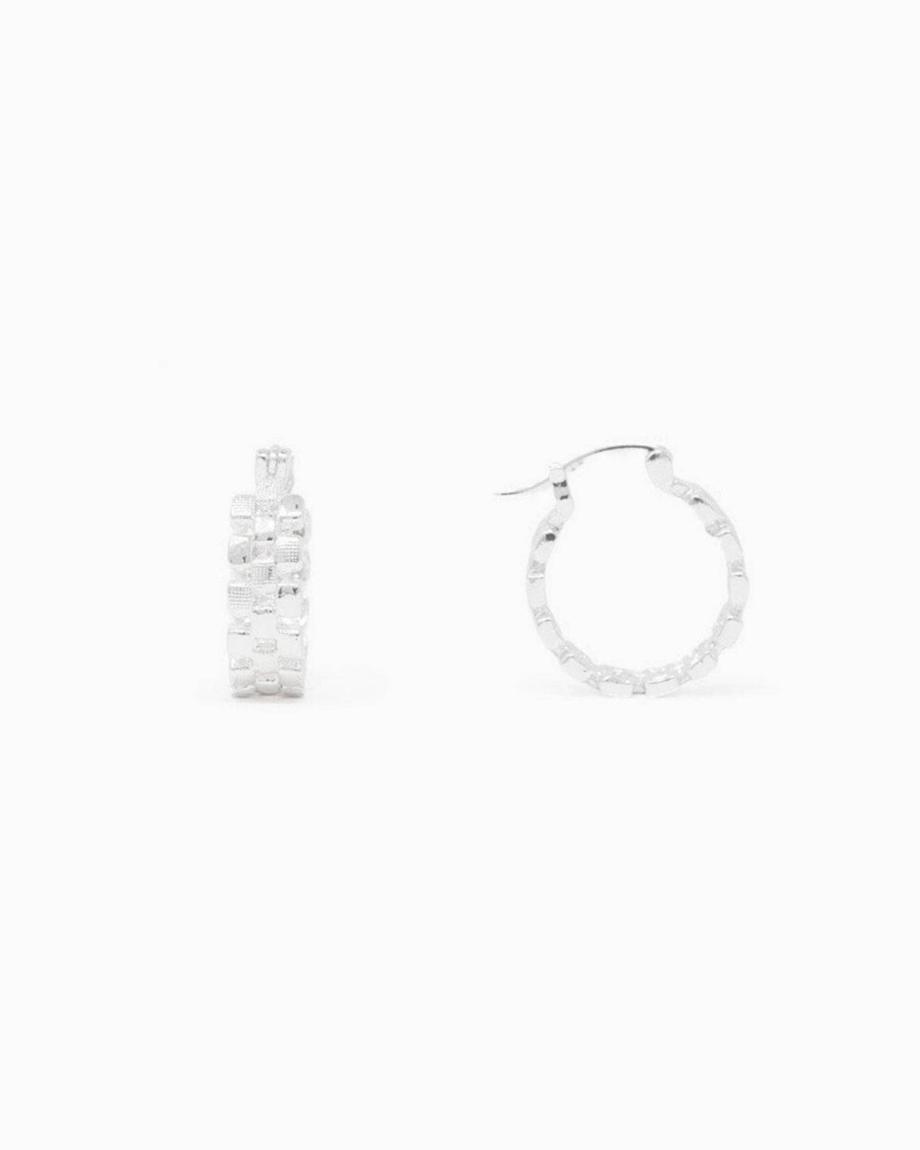 Checkered Pattern Cutout Hoop Earrings: Gold
