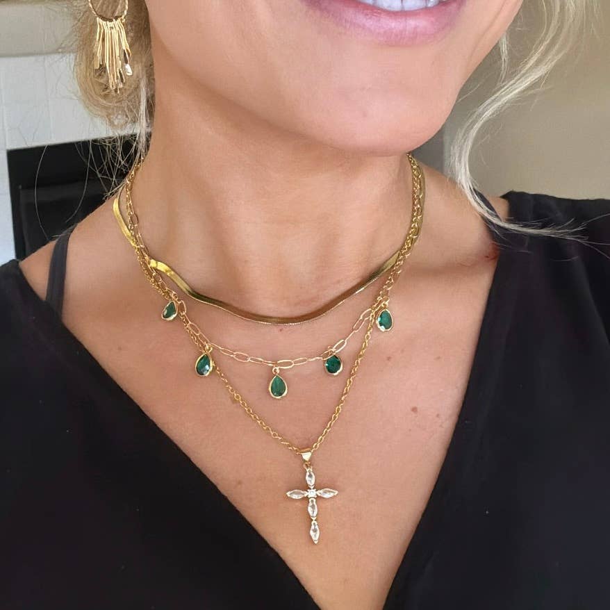 STATEMENT CRYSTAL CROSS NECKLACE | diamond cross necklace