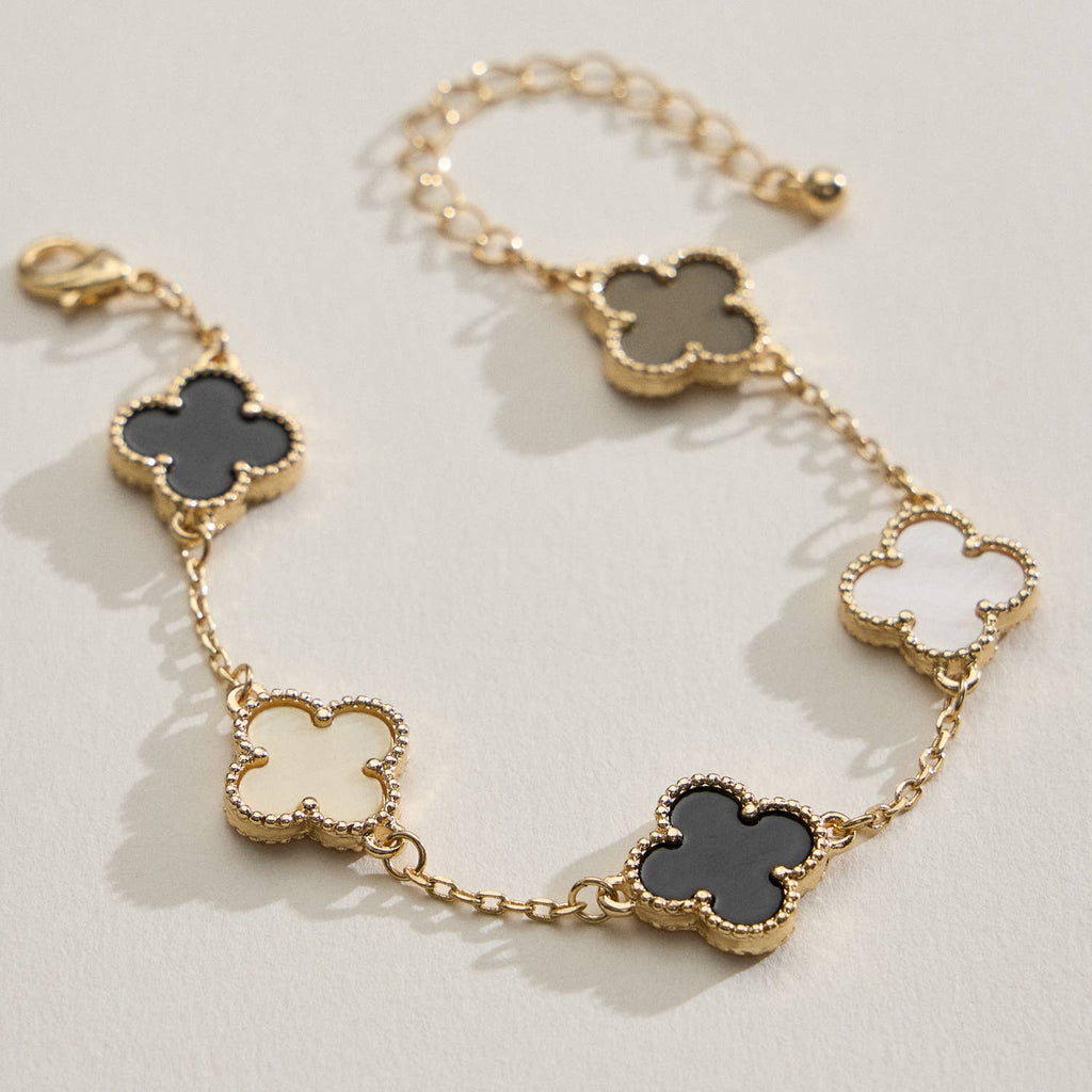 Colorful Shell Charm Bracelet with Gold Detailing: Pink / One / 5SB21068