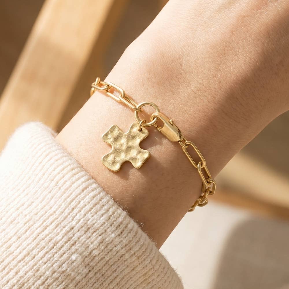 Hammered Square Cross Charm Paperclip Chain Bracelet: WG