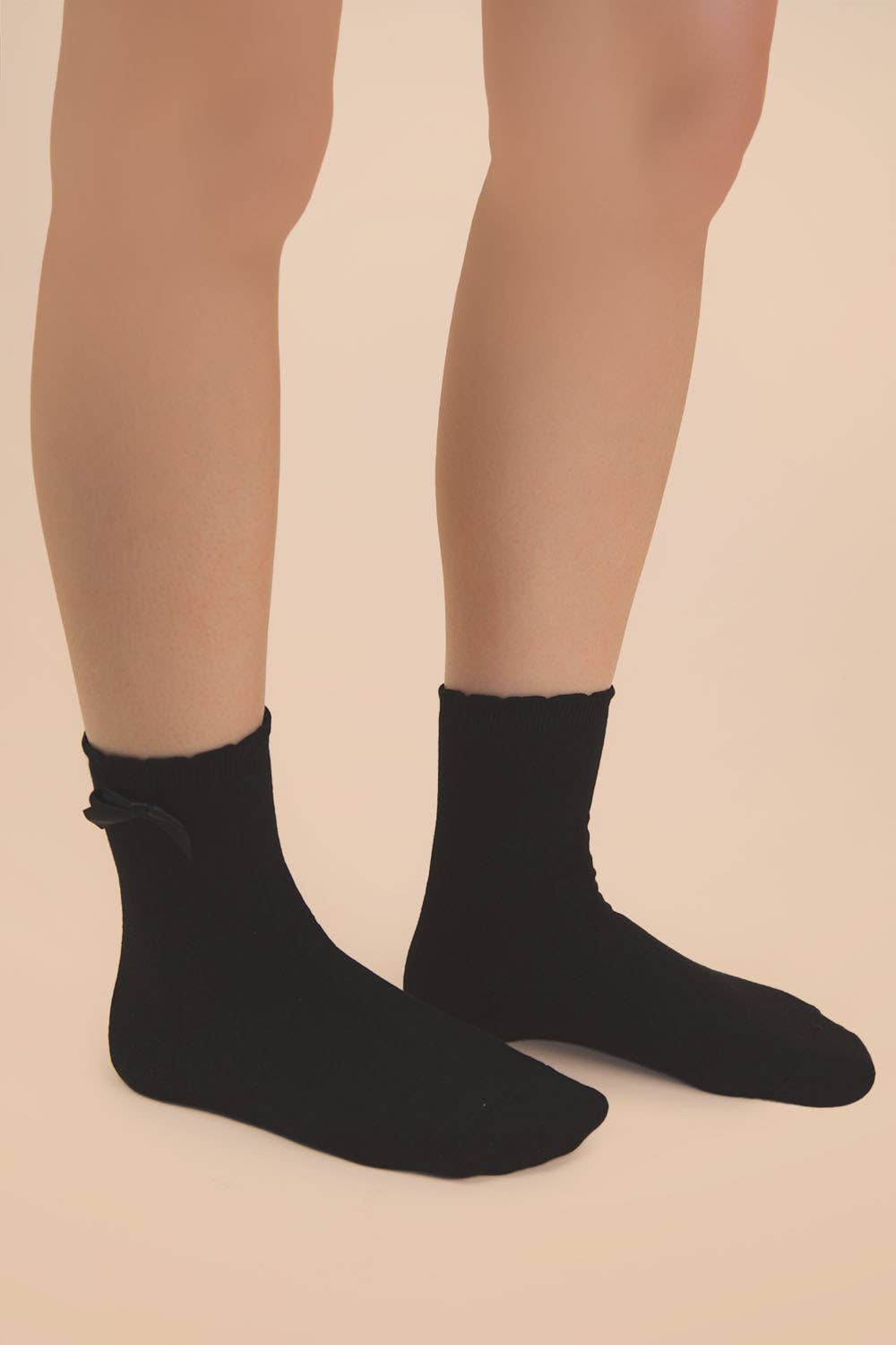 Side Bow Detail Ribbed Crew Socks: IVORY