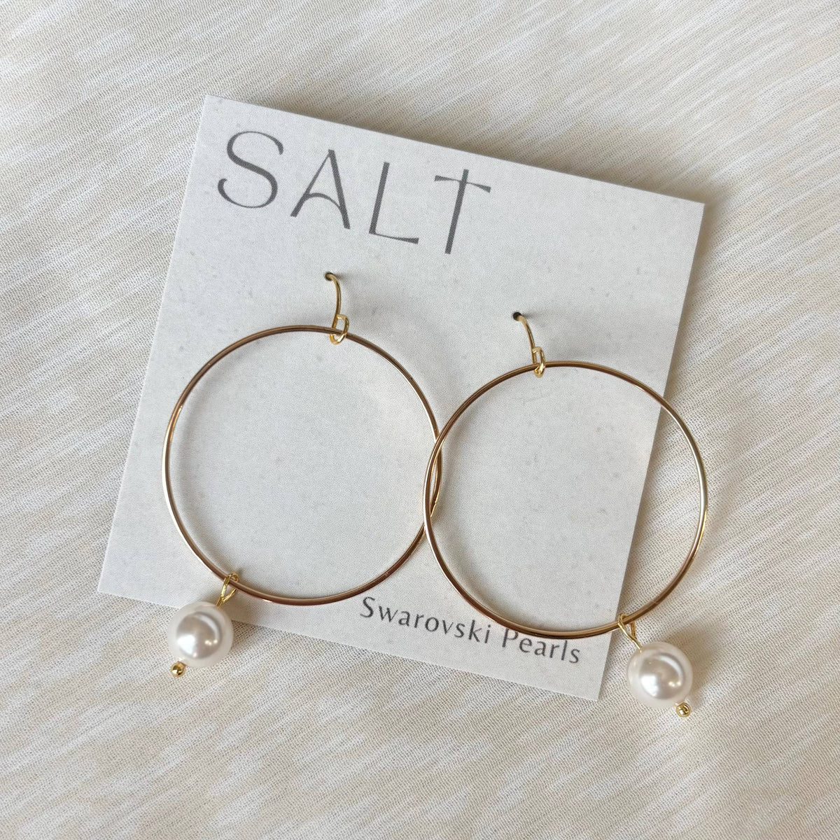 ON MY WAY! PEARL HOOP EARRINGS | Swarovski pearl earrings