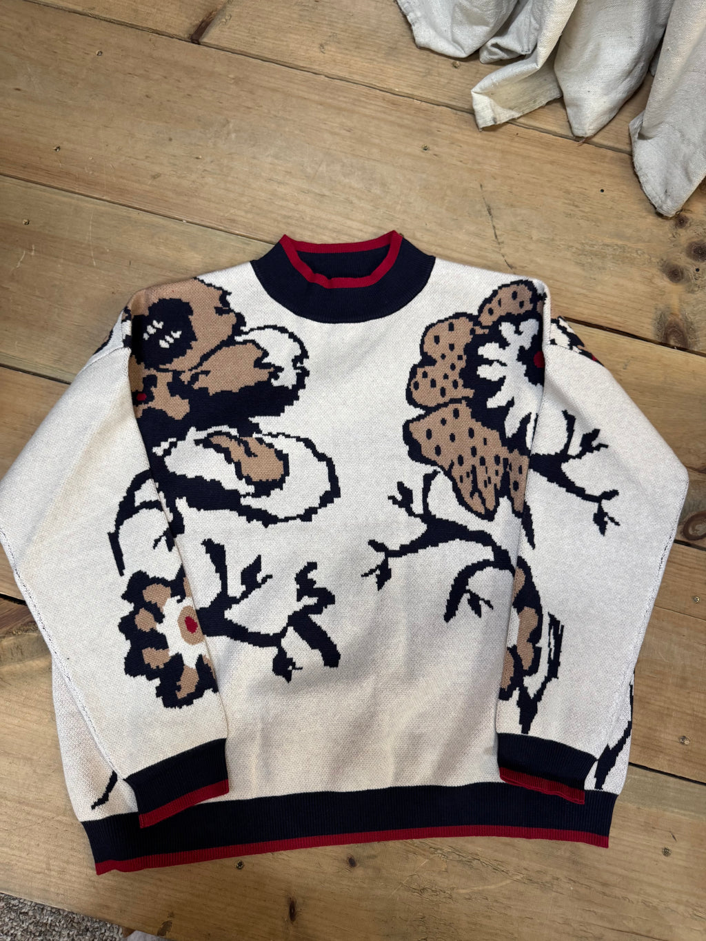 OATMEAL FLORAL SWEATER