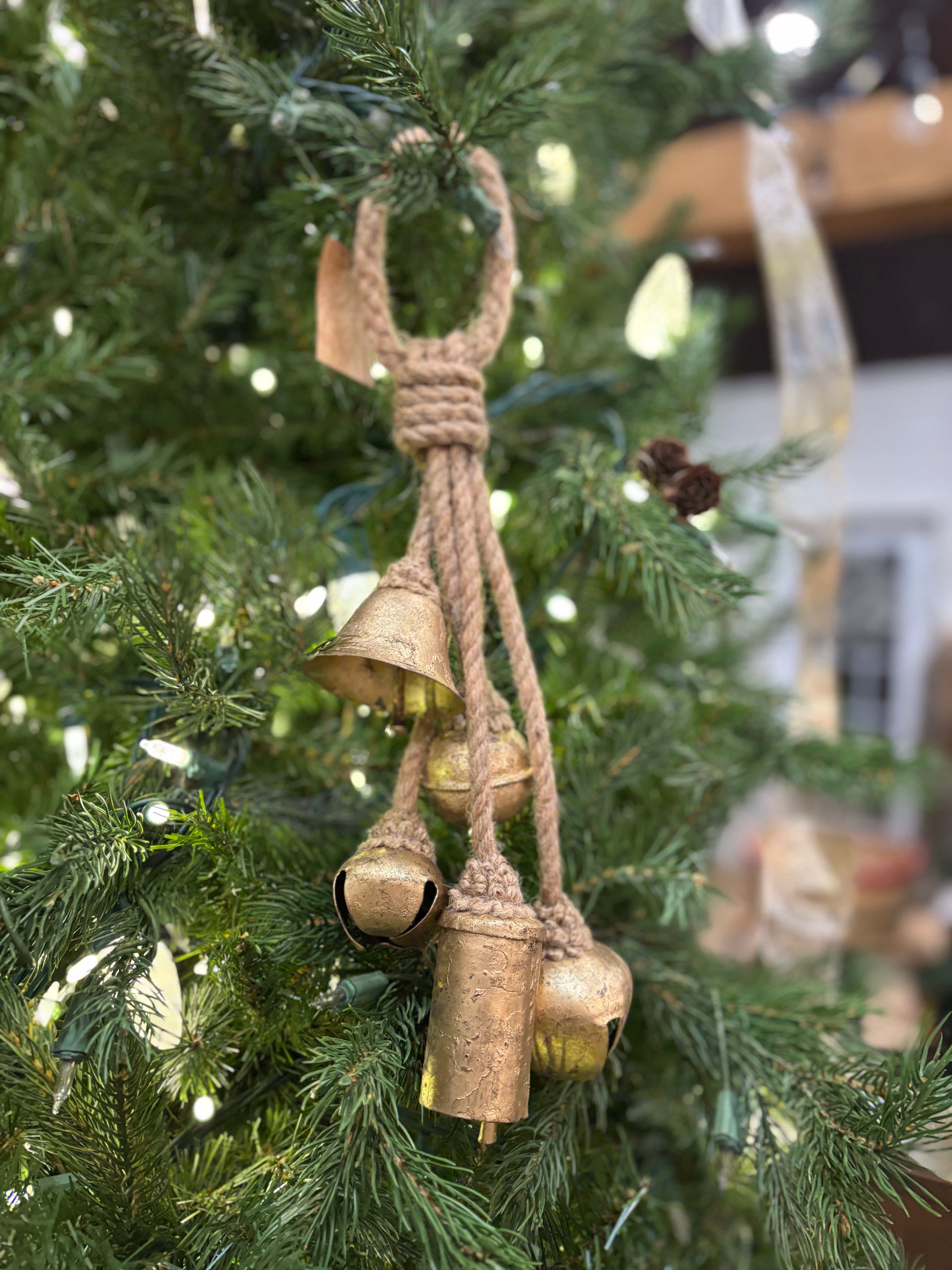 GOLD METAL BELLS ON JUTE HANGER 13'