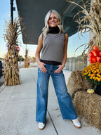 BROWN STRIPED TURTLENECK SLLEVELESS SWEATER VEST