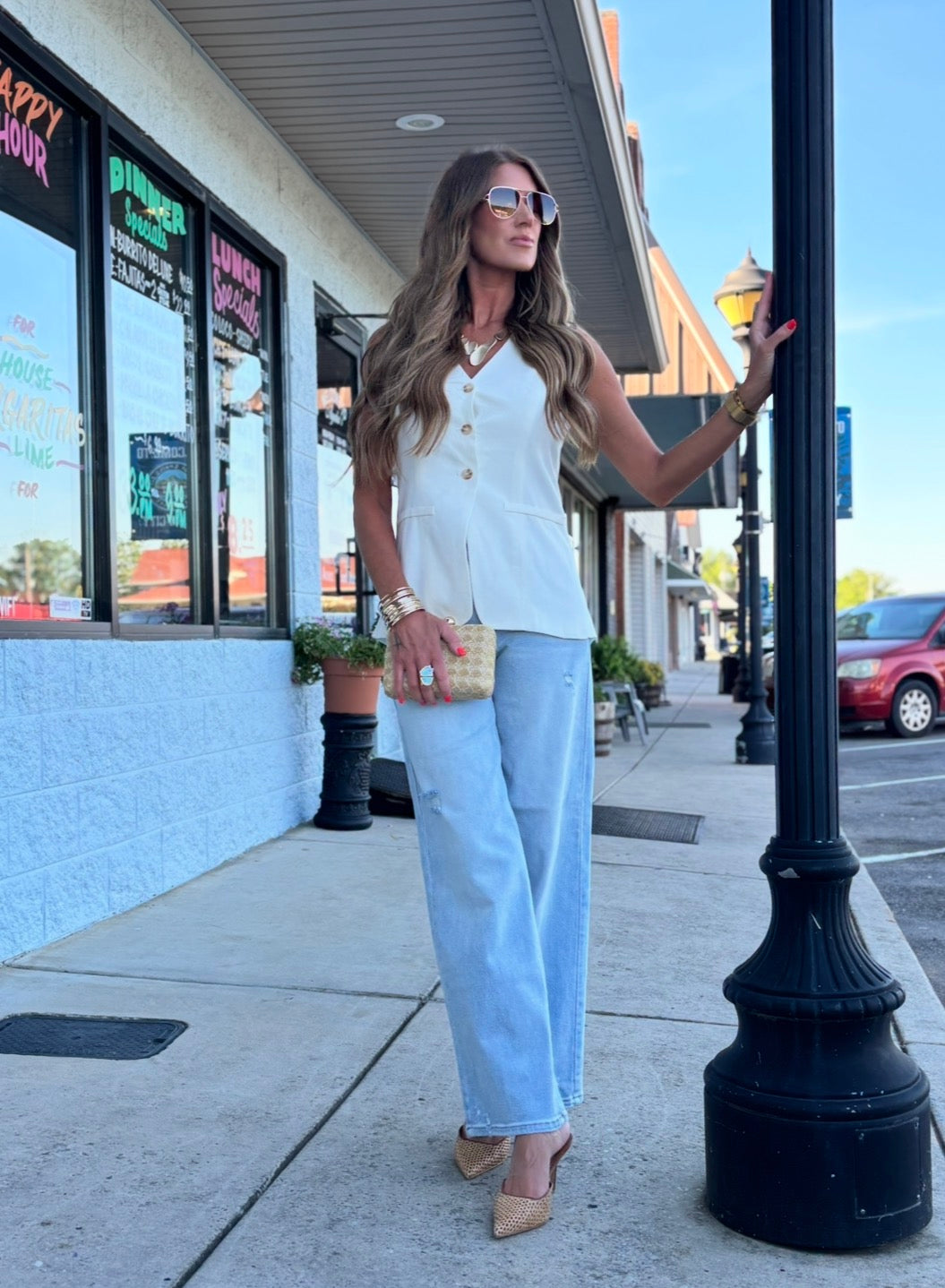 WHITE VNECK SLEEVELESS VEST