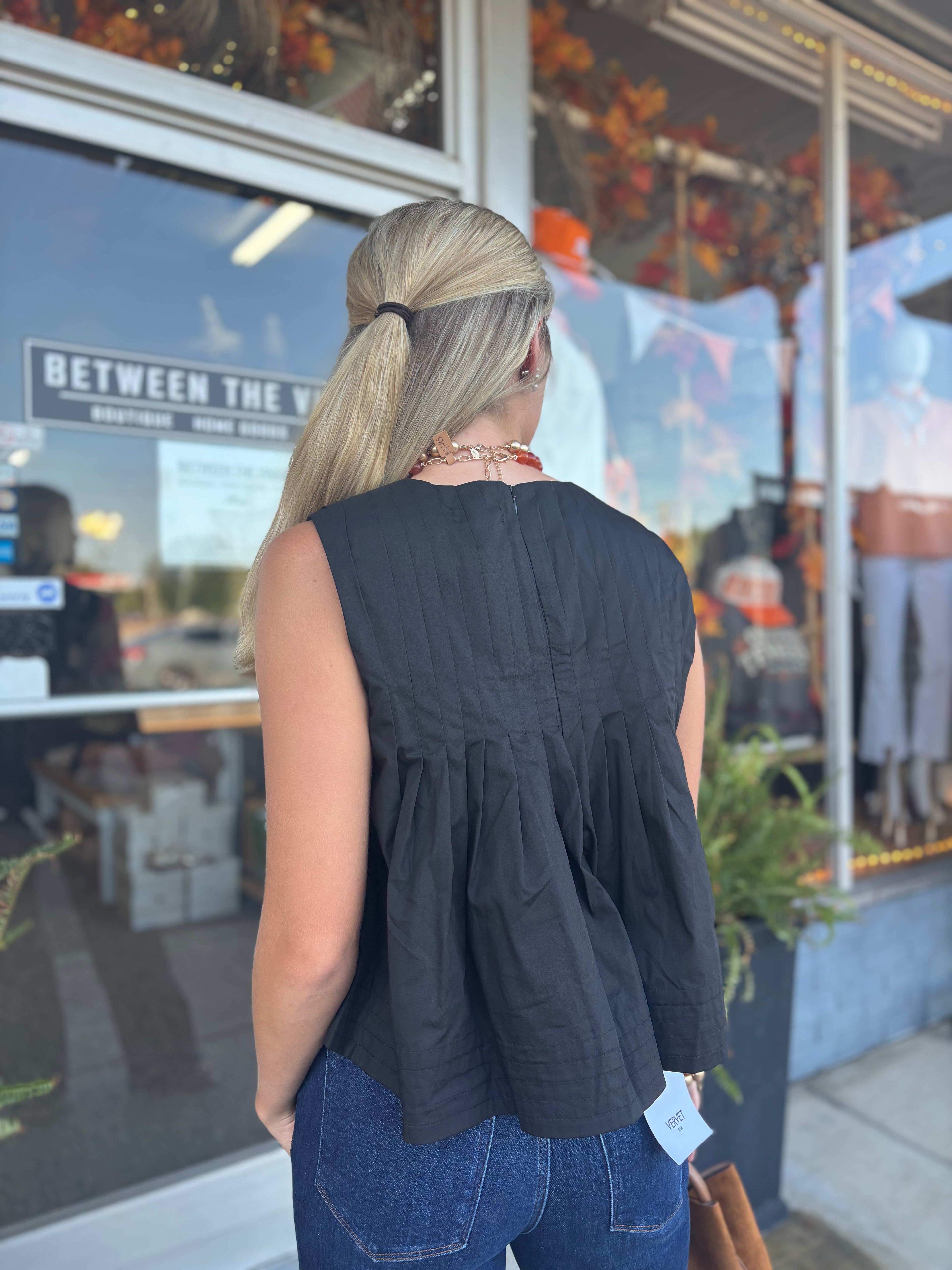 BLACK PLEATED TOP