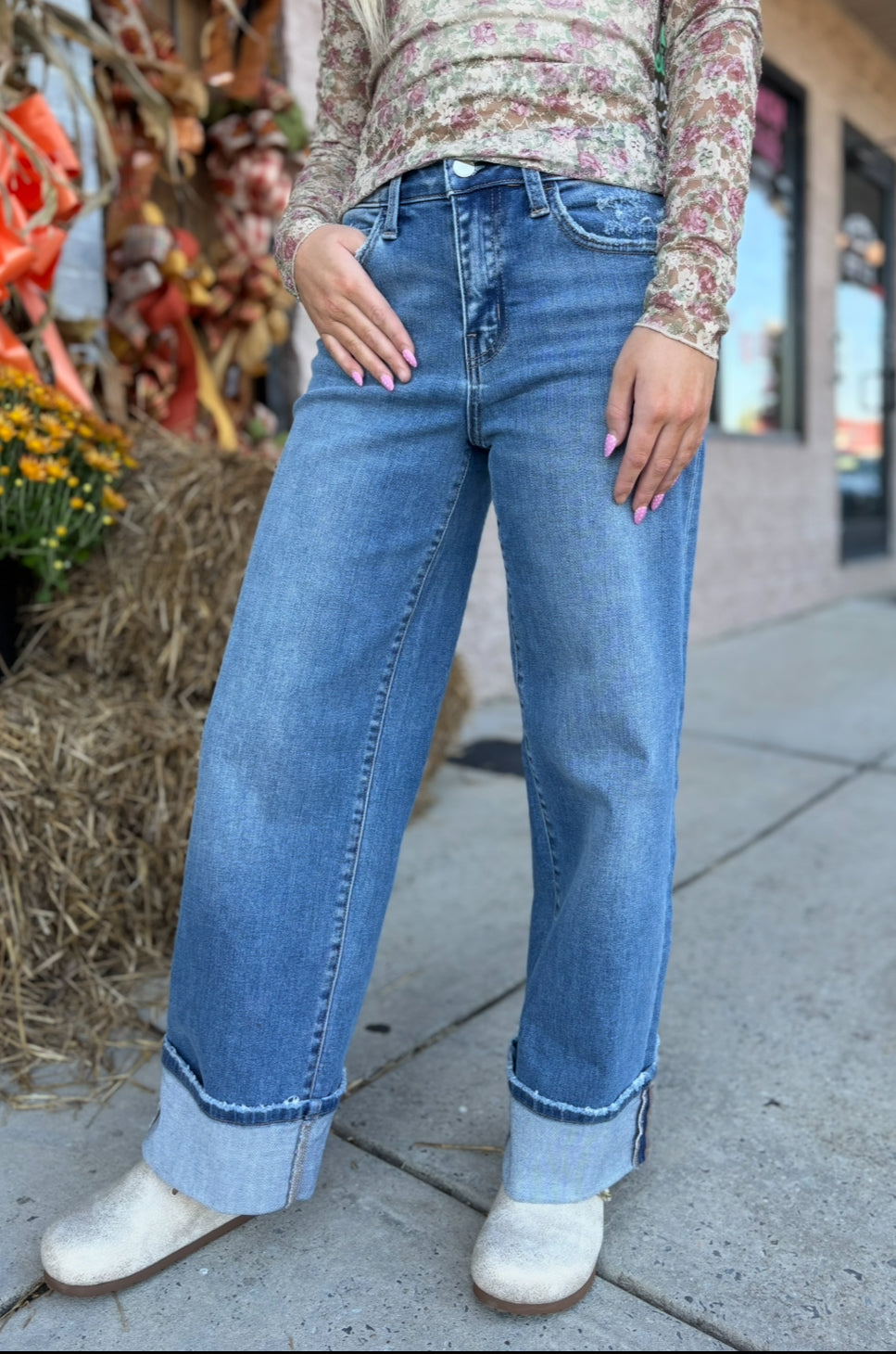 HIGH RISE CUFFED JEAN