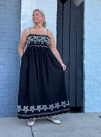 BLACK/IVORY Embroidered Maxi Dress with Contrast Detail