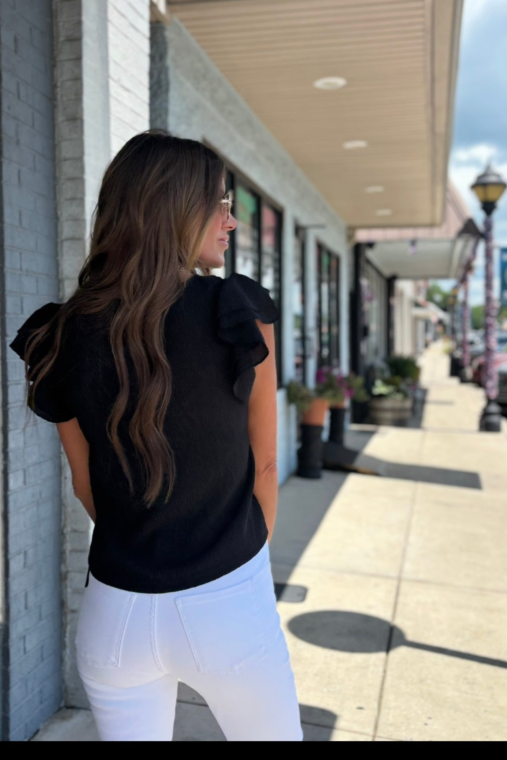 BLACK LADIES KNITTED TOP w/ RUFFLE SLEEVE