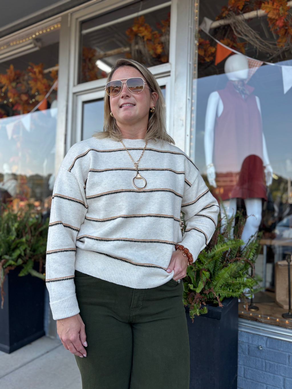 OLIVE CAMEL IVORY CREW NECK SWEATER