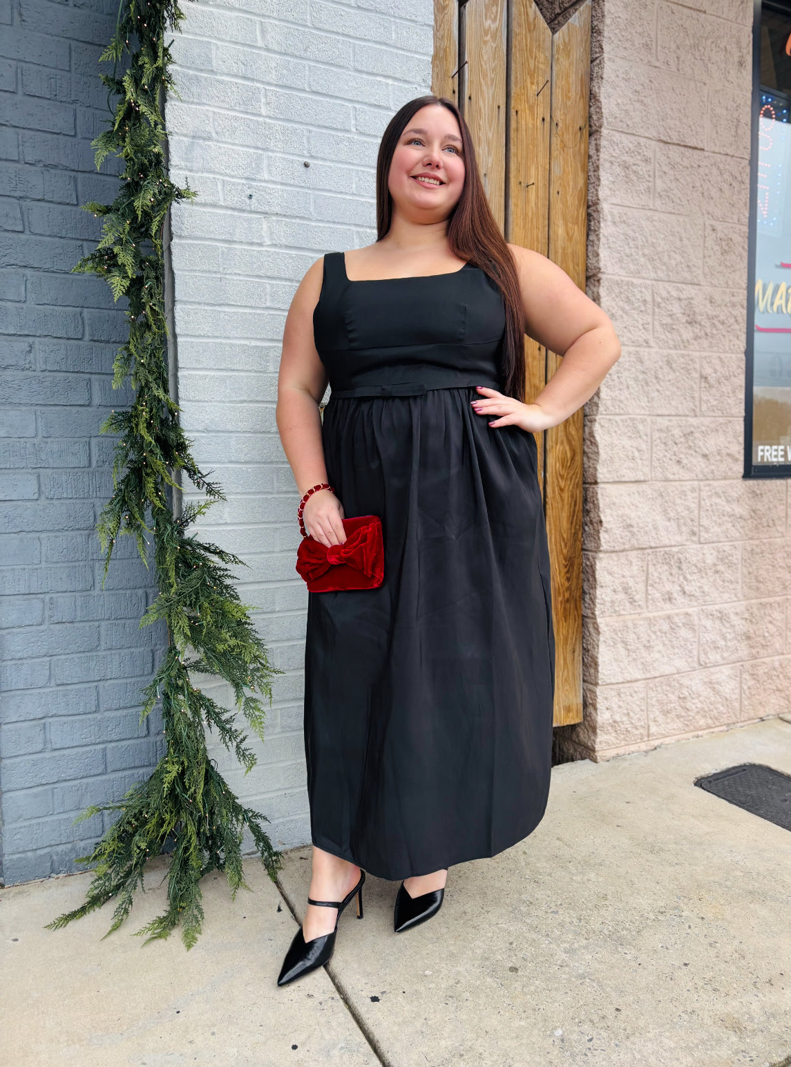 Alani Clio Pleated Midi Dress: Black