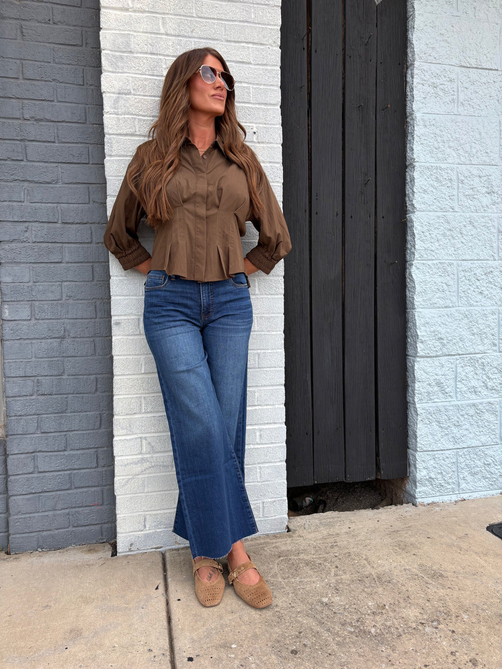 CHOCOLATE DART DETAIL 3/4 STEEVE BUTTON DOWN BLOUSE
