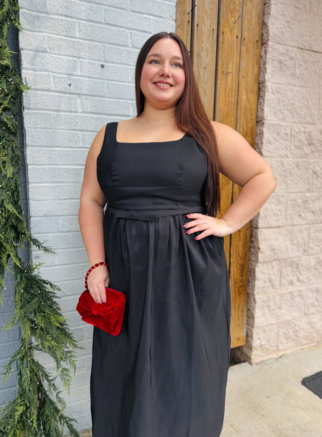 Alani Clio Pleated Midi Dress: Black
