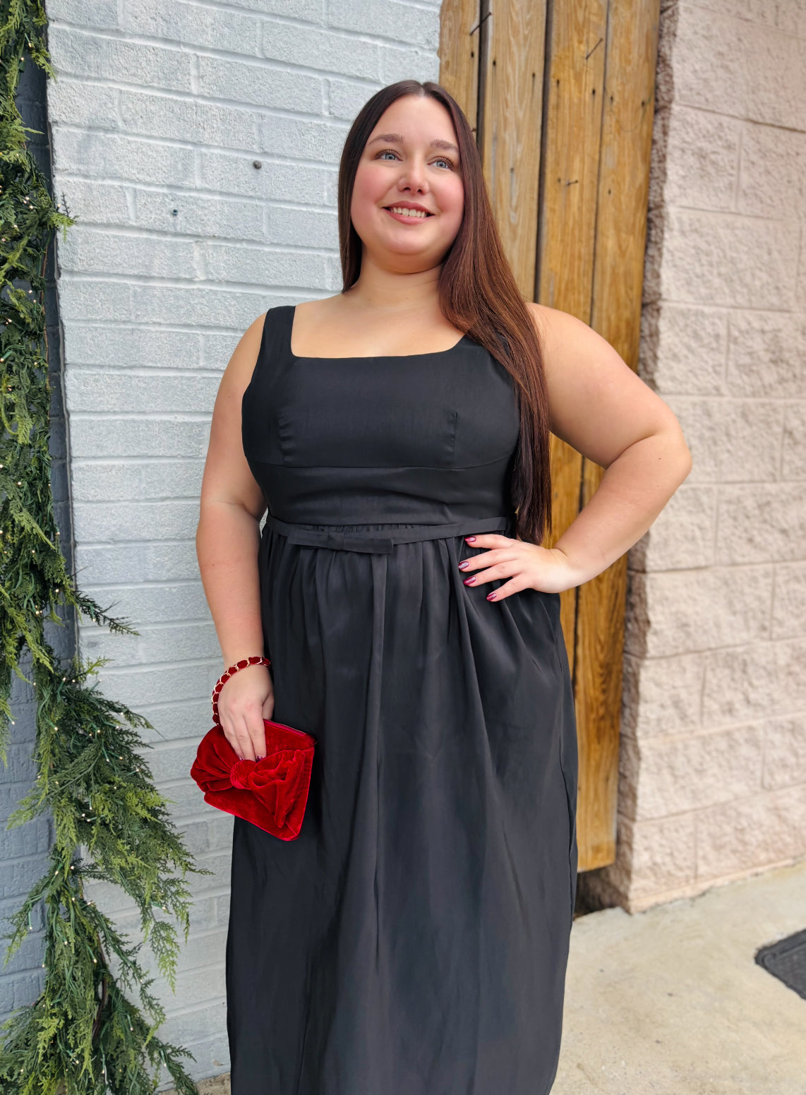 Alani Clio Pleated Midi Dress: Black