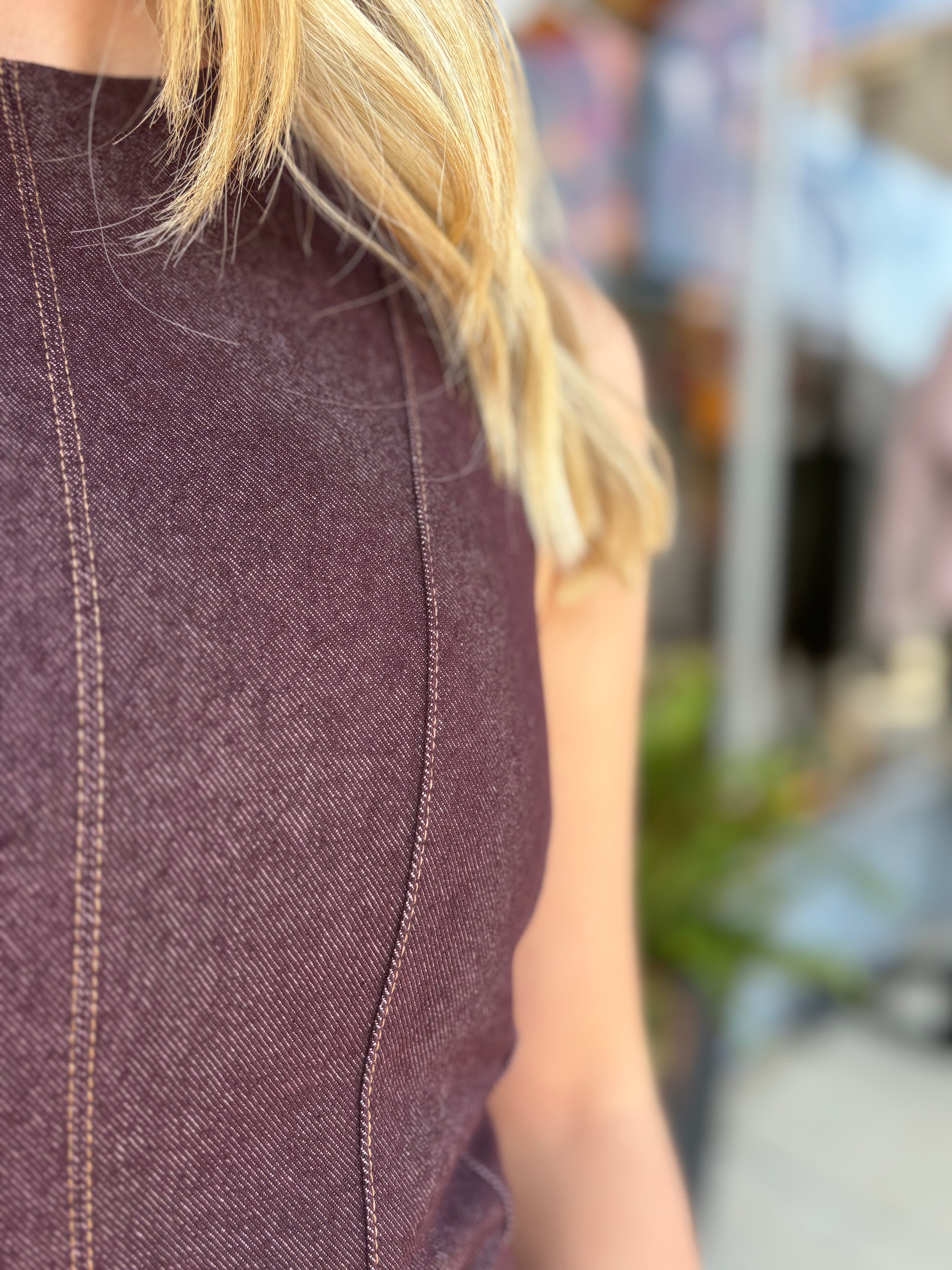 BURGUNDY SLEEVELESS A-LINE MIDI DRESS